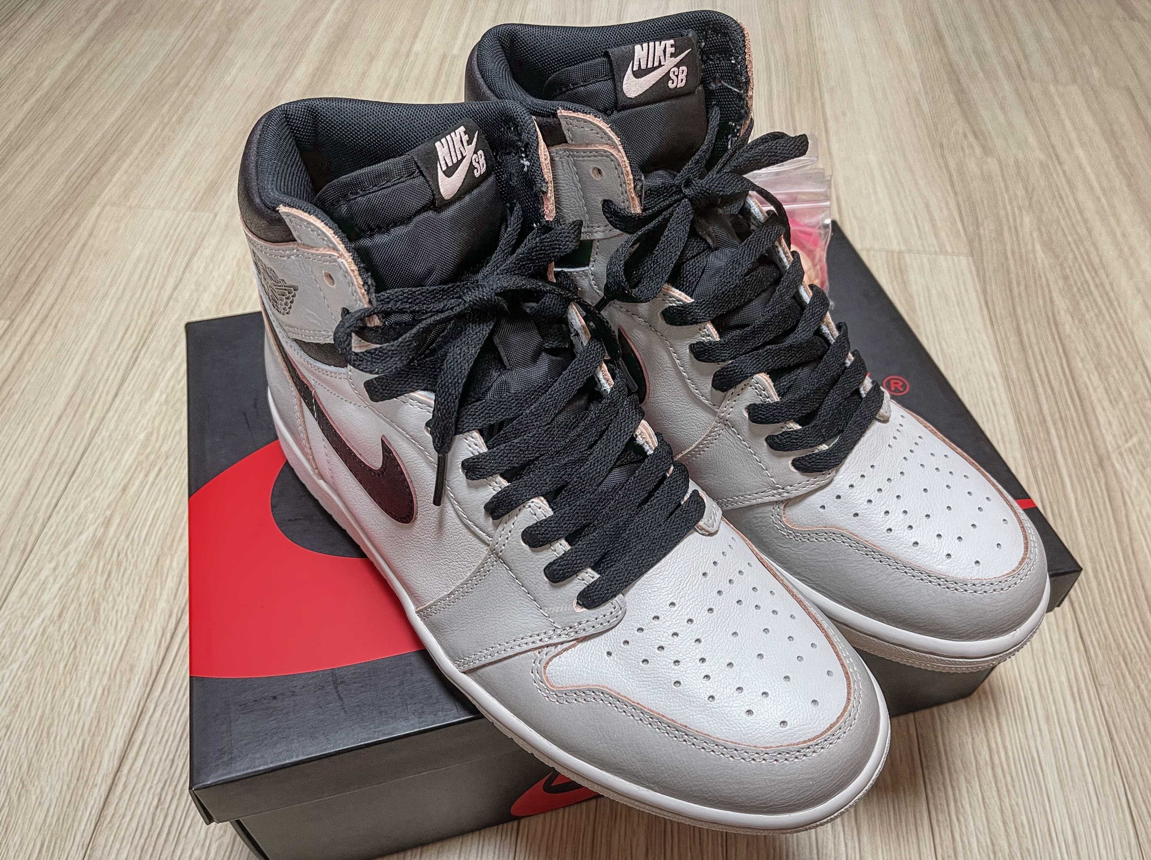 Jordan 1 Retro High OG Defiant SB NYC to Paris 착용 스타일 - 1