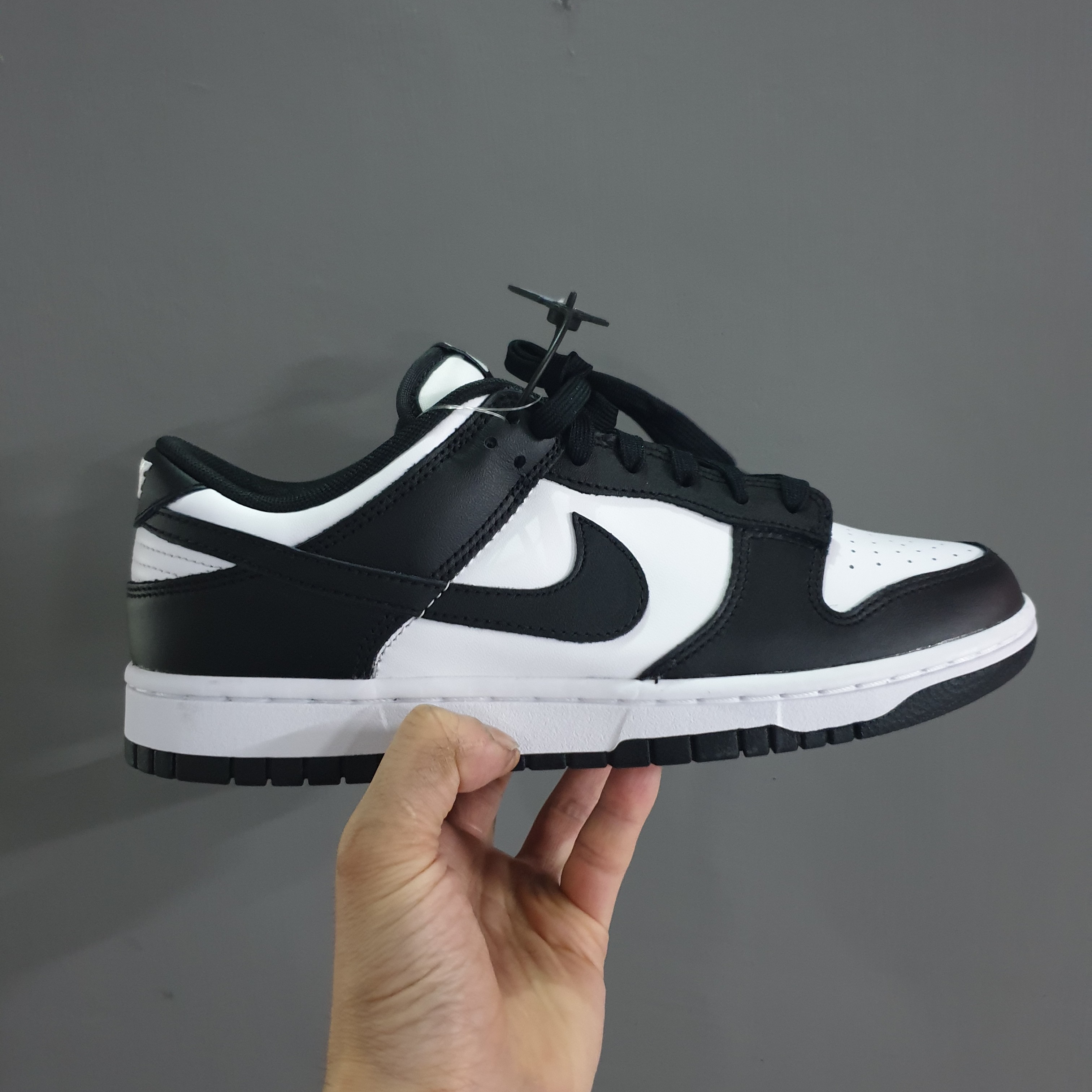 Nike Dunk Low Retro Black 착용 스타일 - 1
