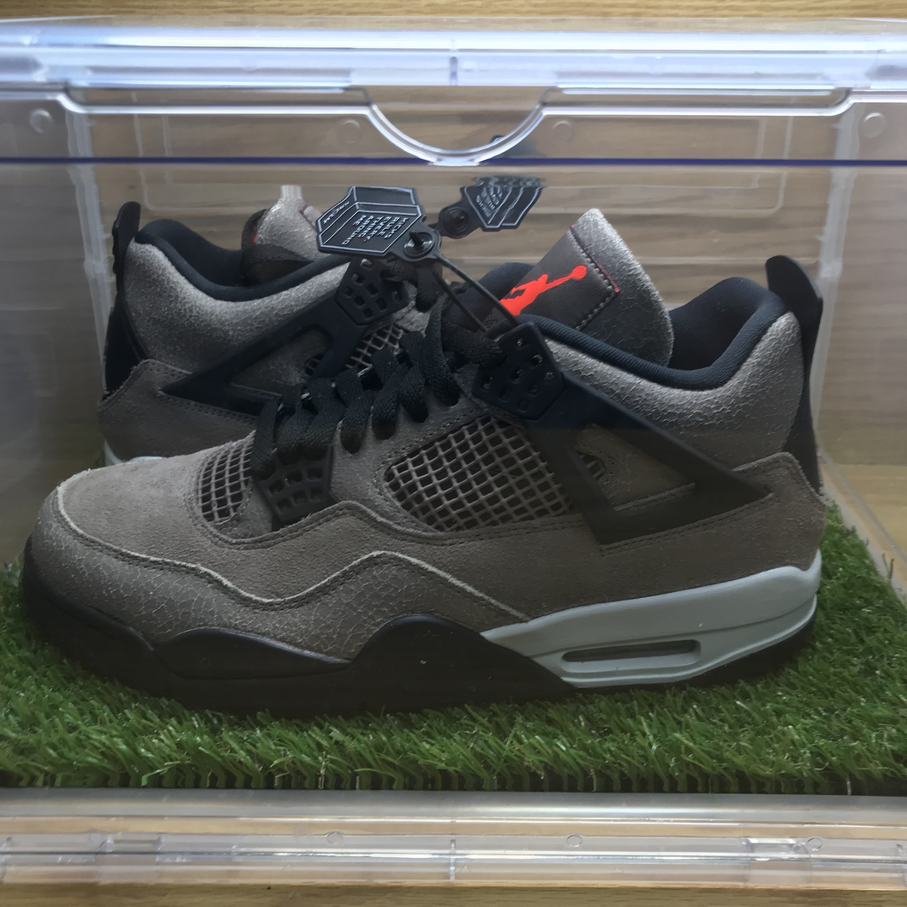 Jordan 4 Retro Taupe Haze 착용 스타일 - 5