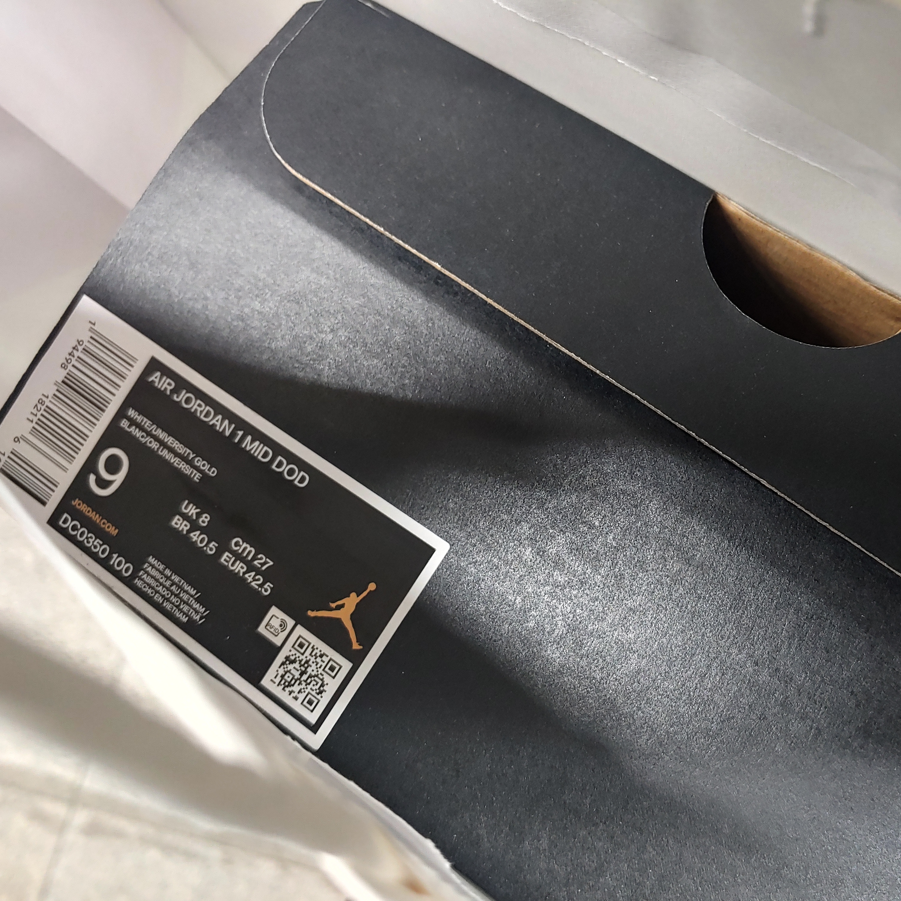 Jordan 1 Mid DOD Familia 착용 스타일 - 1