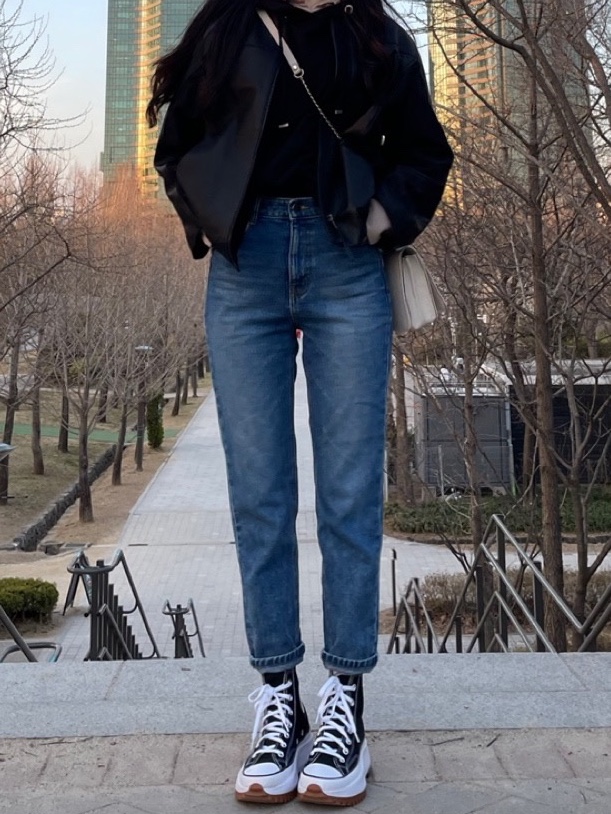 Converse Run Star Hike Hi Black White Gum 착용 스타일 - 2