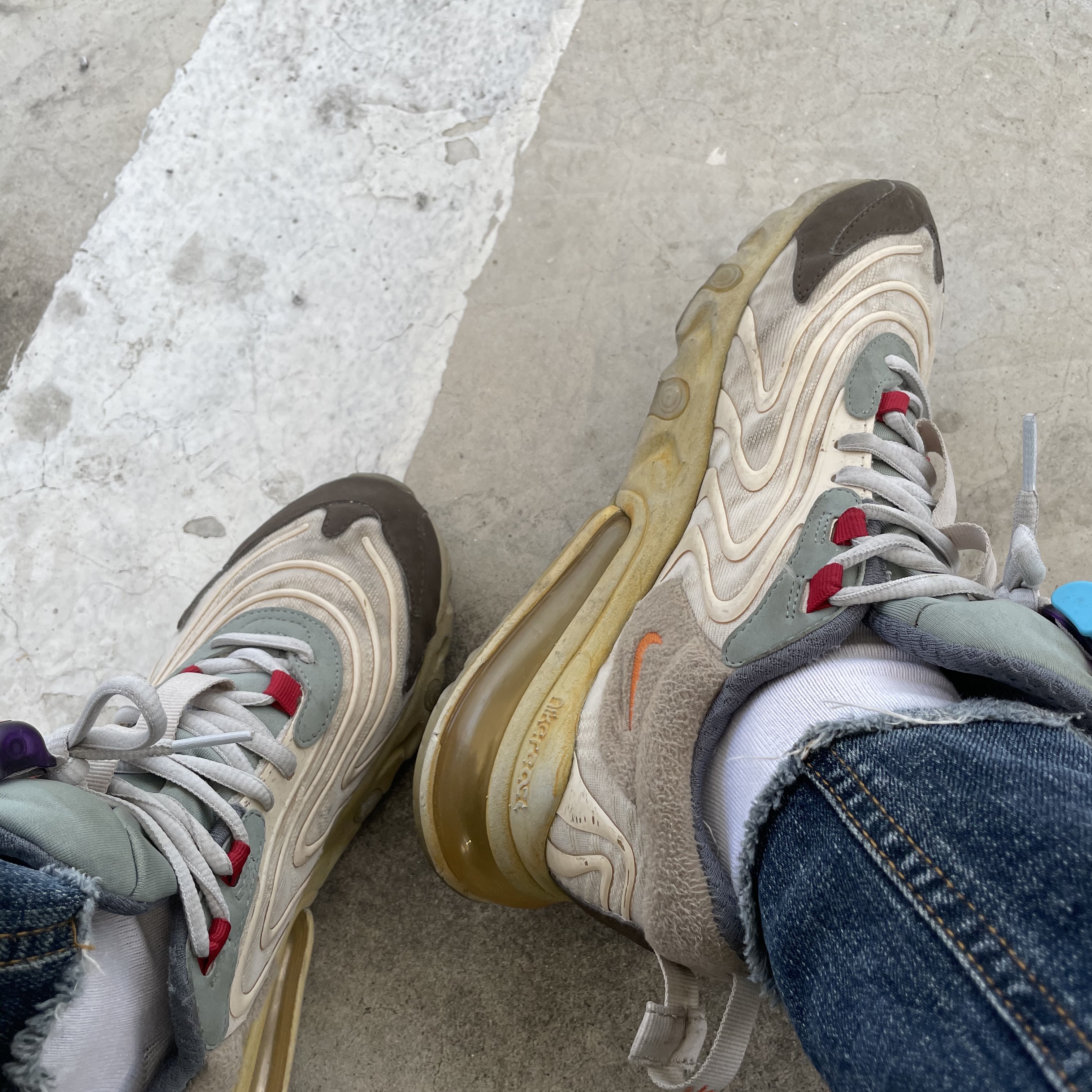 Nike x Travis Scott Air Max 270 React Cactus Trails 착용 스타일