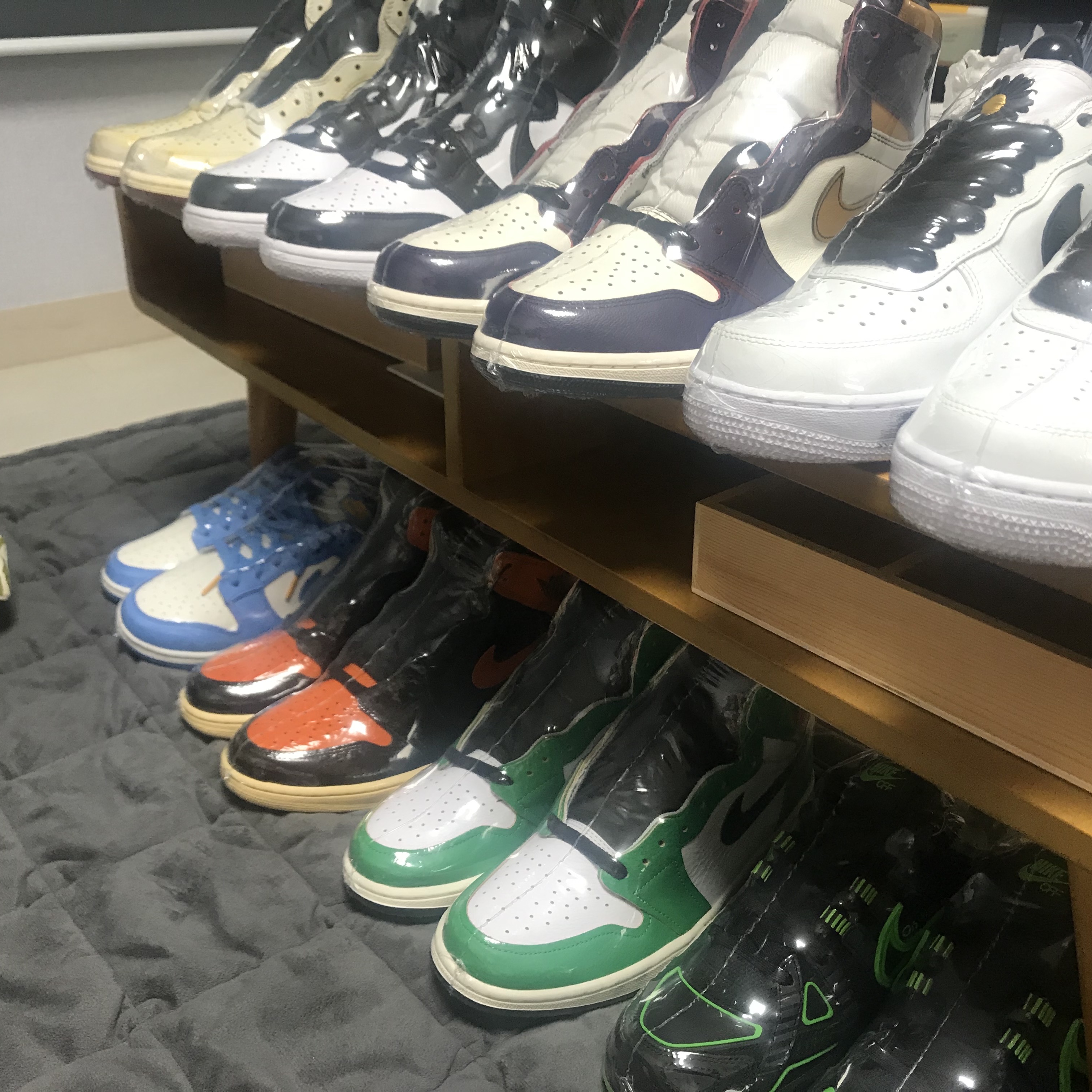 Nike x Peaceminusone Air Force 1 Low Para-Noise 2.0, Jordan 1 Retro High OG Defiant SB LA to Chicago 착용 스타일