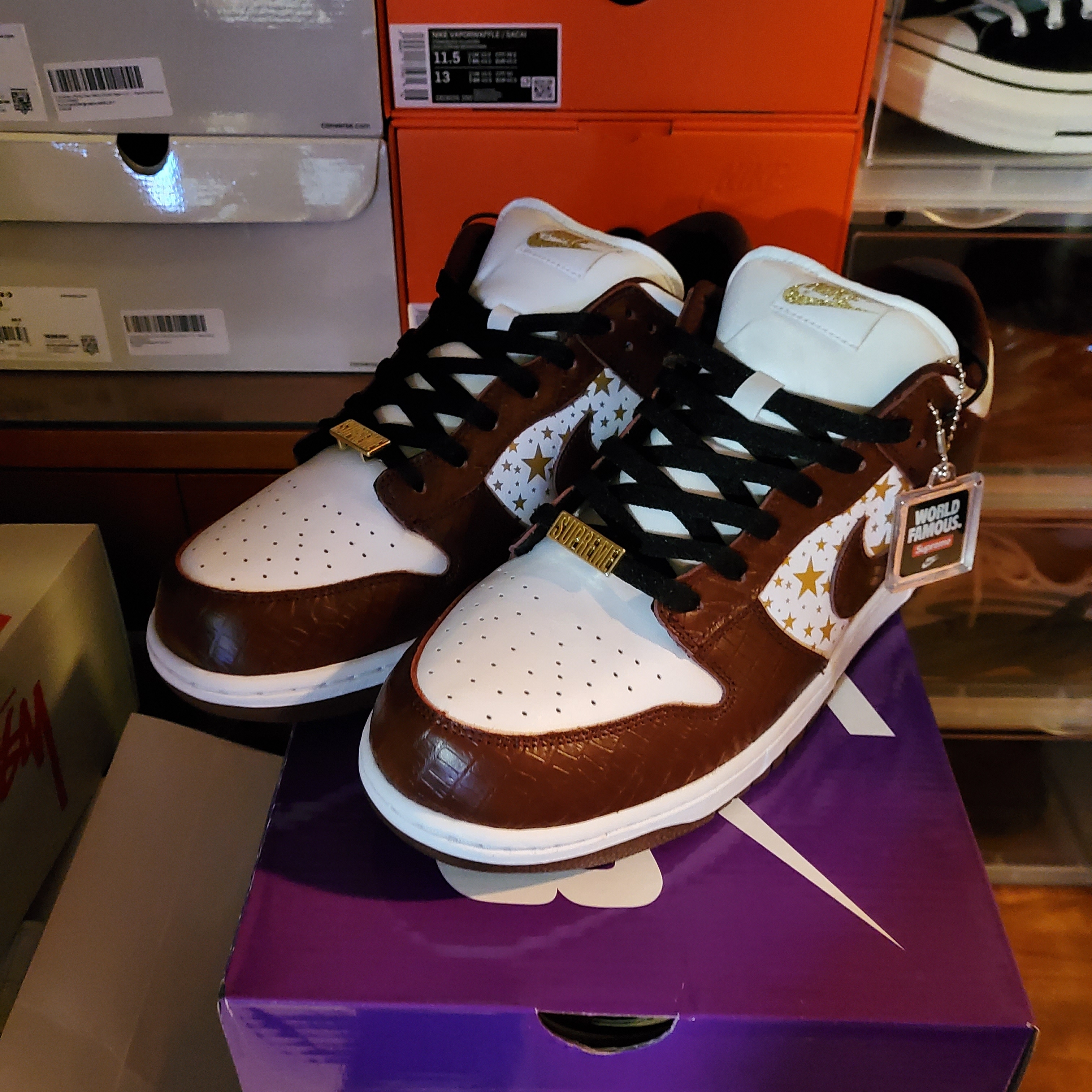Nike x Supreme SB Dunk Low Barkroot Brown 착용 스타일
