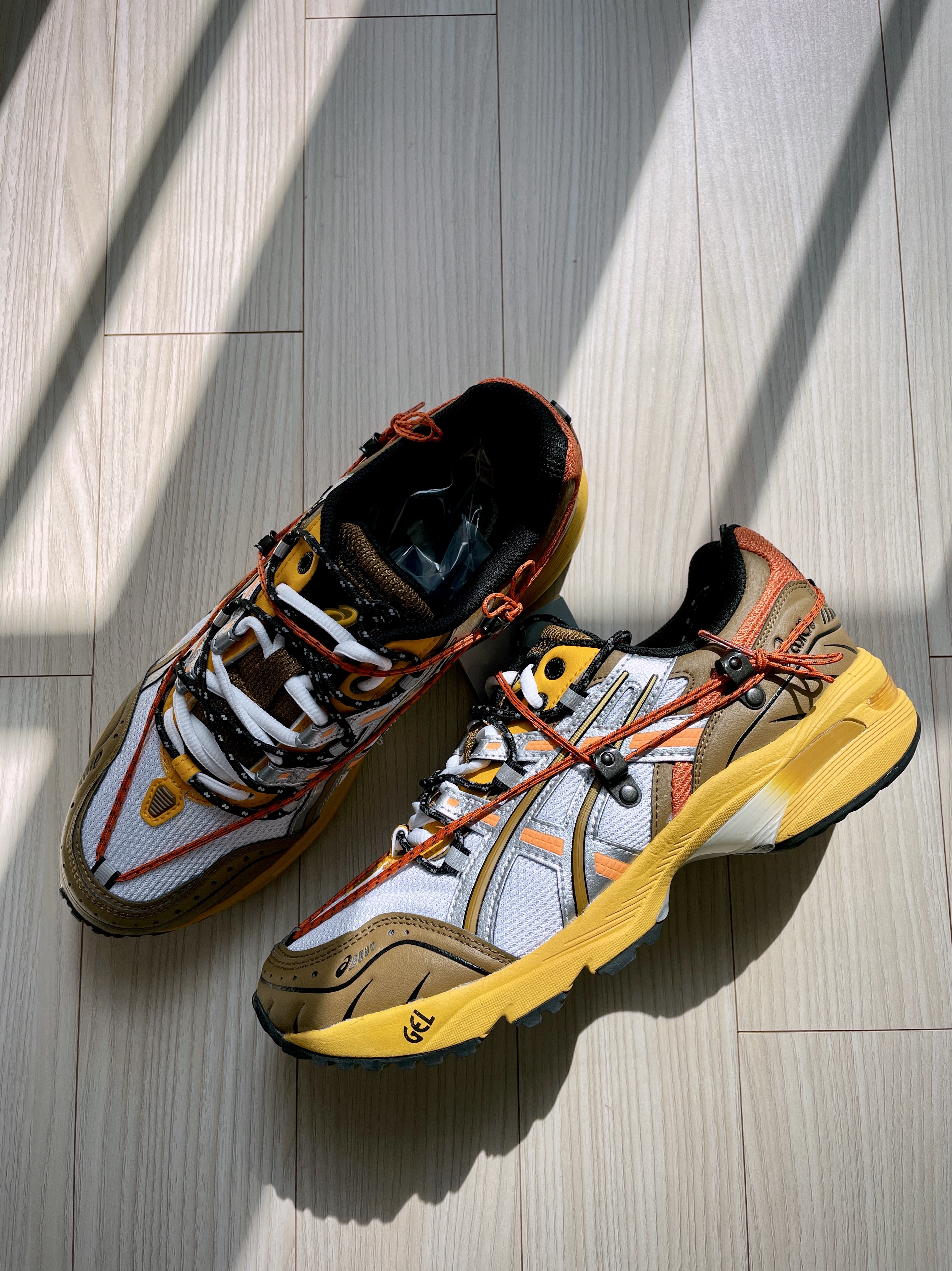 Asics x Andersson Bell Gel-1090 White Orange 착용 스타일