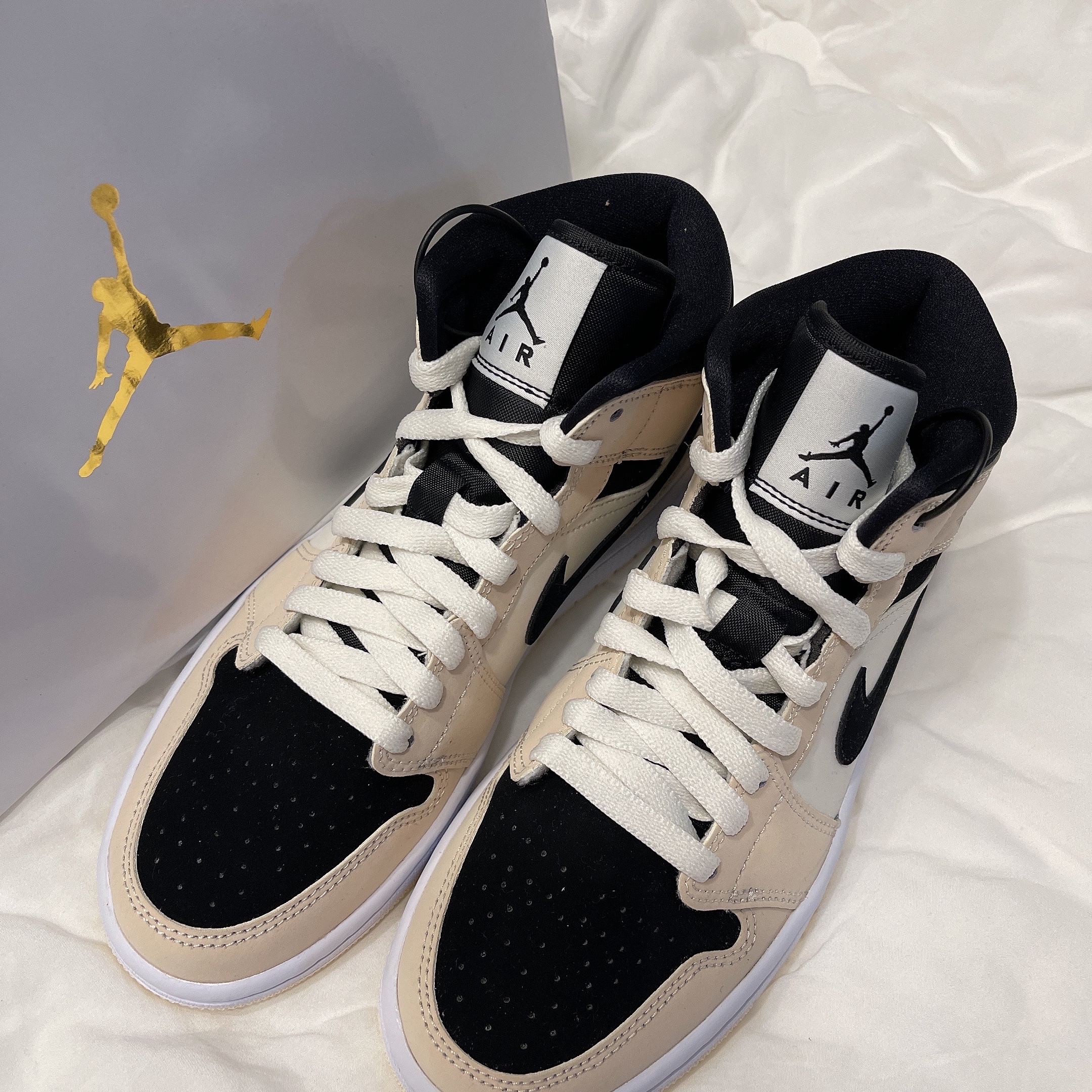 (W) Jordan 1 Mid Barely Orange 착용 스타일 - 2