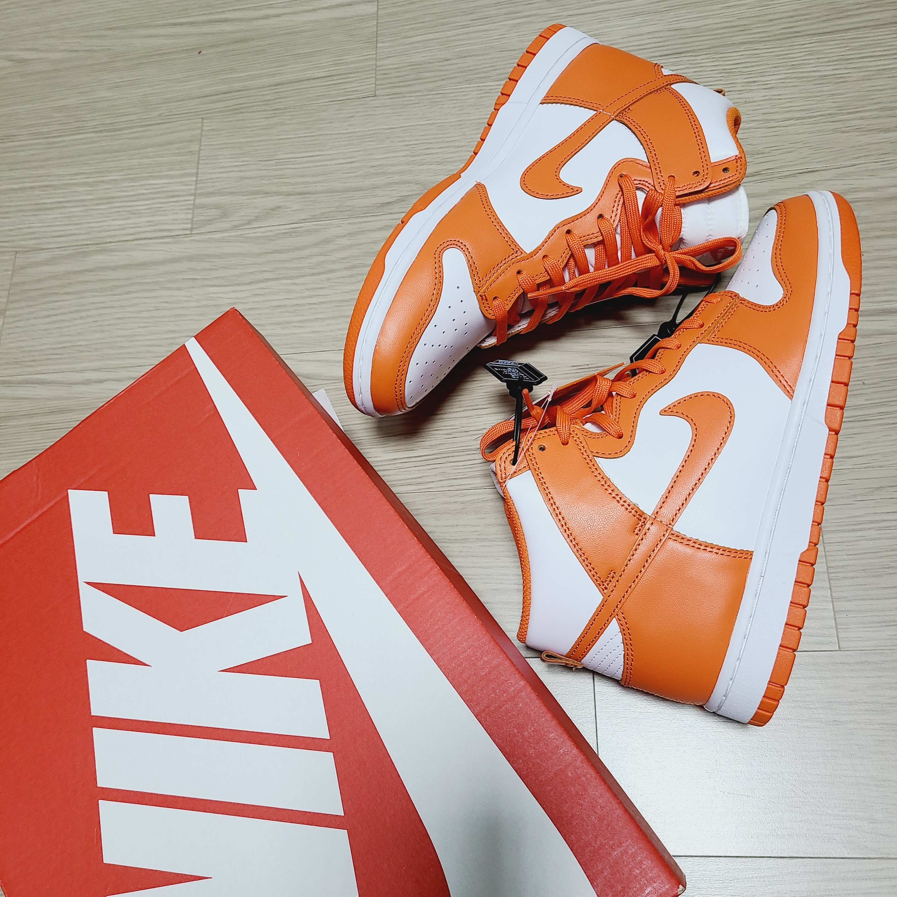 Nike Dunk High Retro Orange Blaze 착용 스타일
