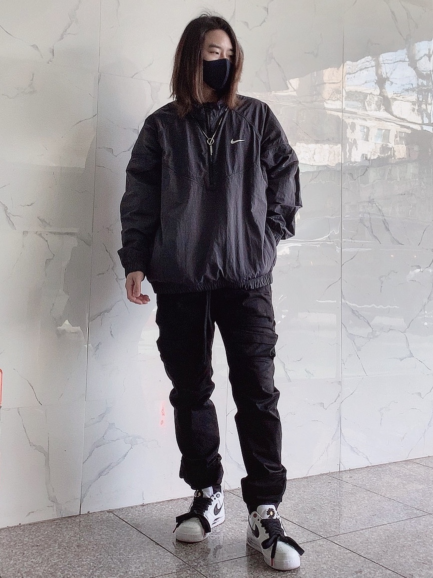 Nike x Stussy Windrunner Jacket Off Noir, Nike x Peaceminusone Air Force 1 Low Para-Noise 2.0 착용 스타일