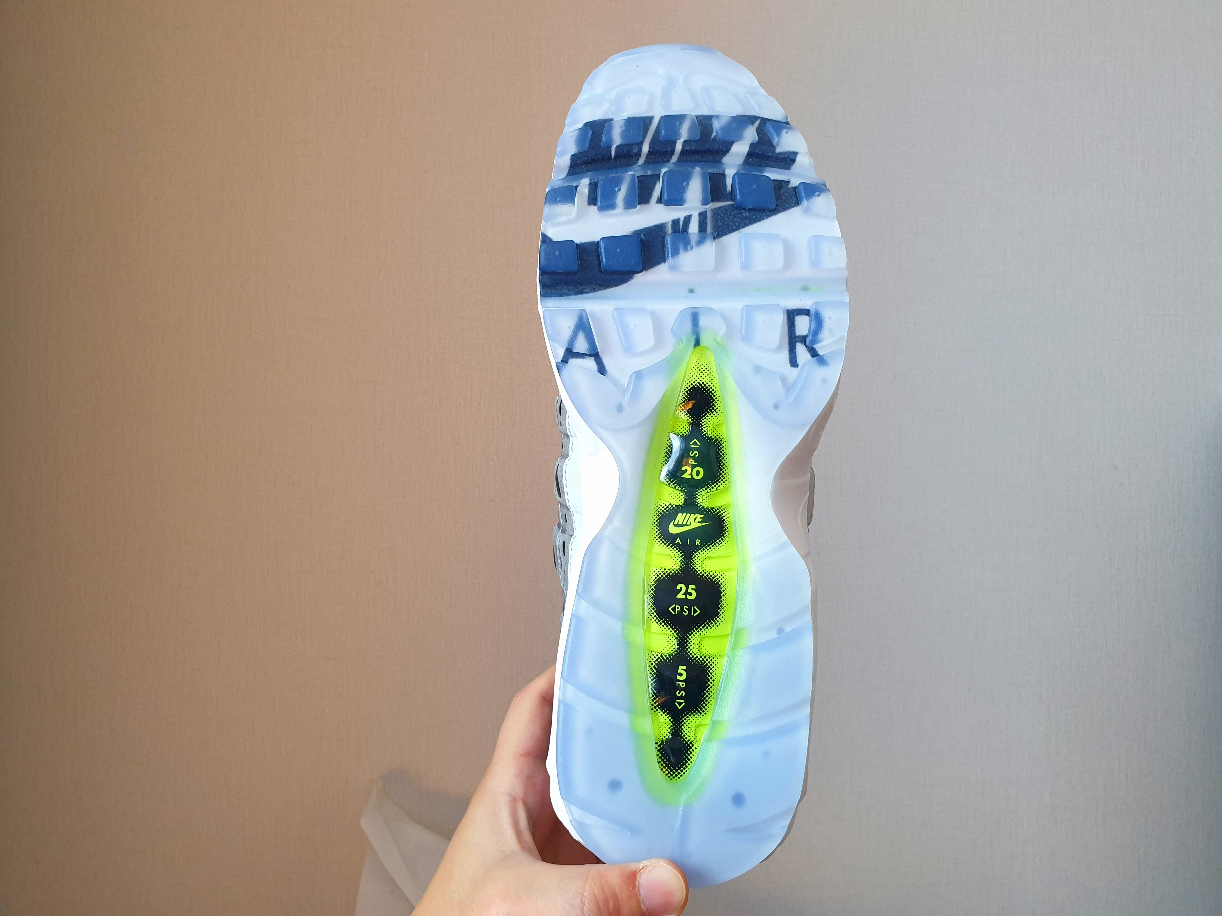 Nike x Kim Jones Air Max 95 Volt 착용 스타일 - 2