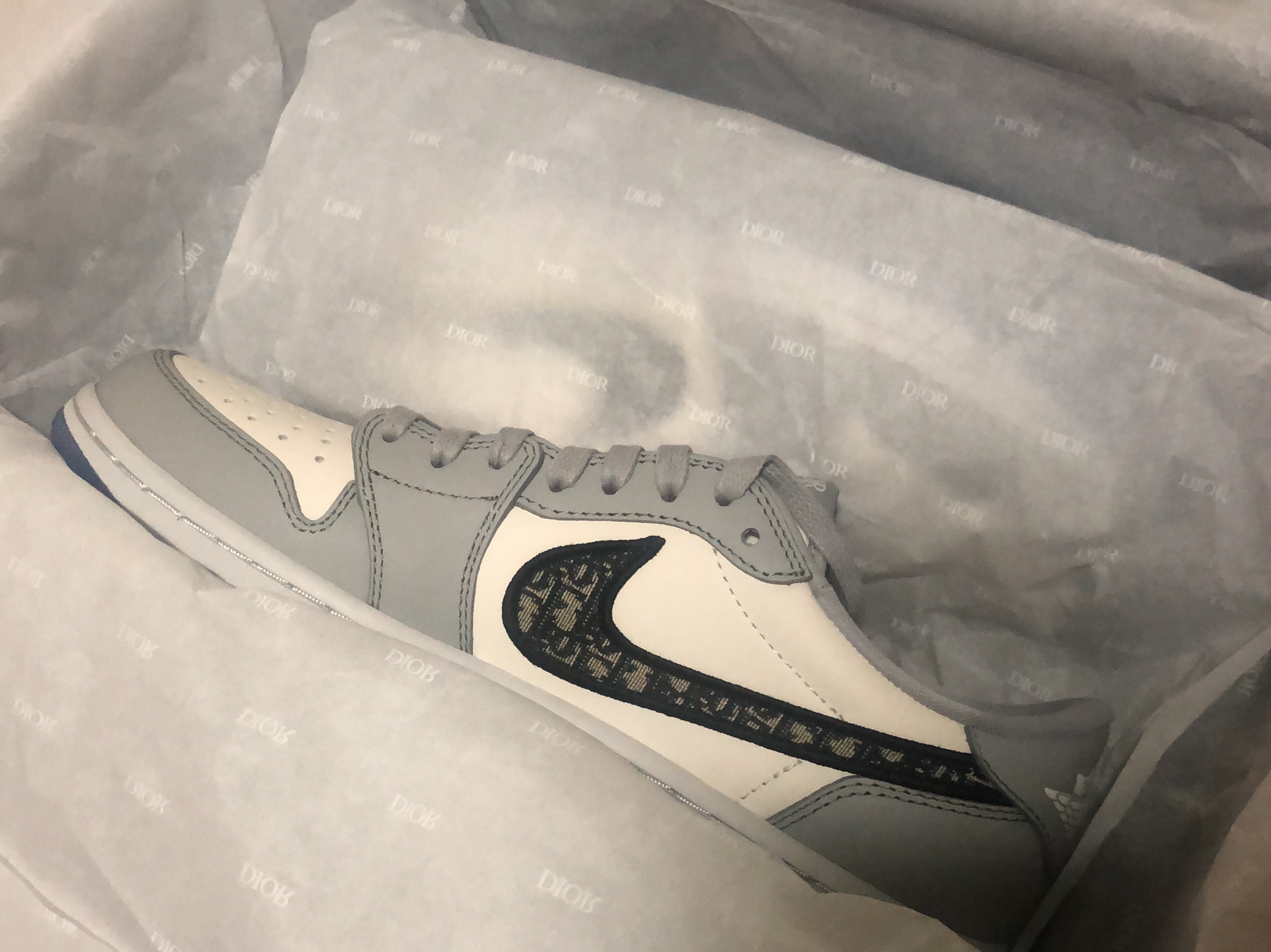 Jordan 1 x Dior Low OG 착용 스타일 - 1