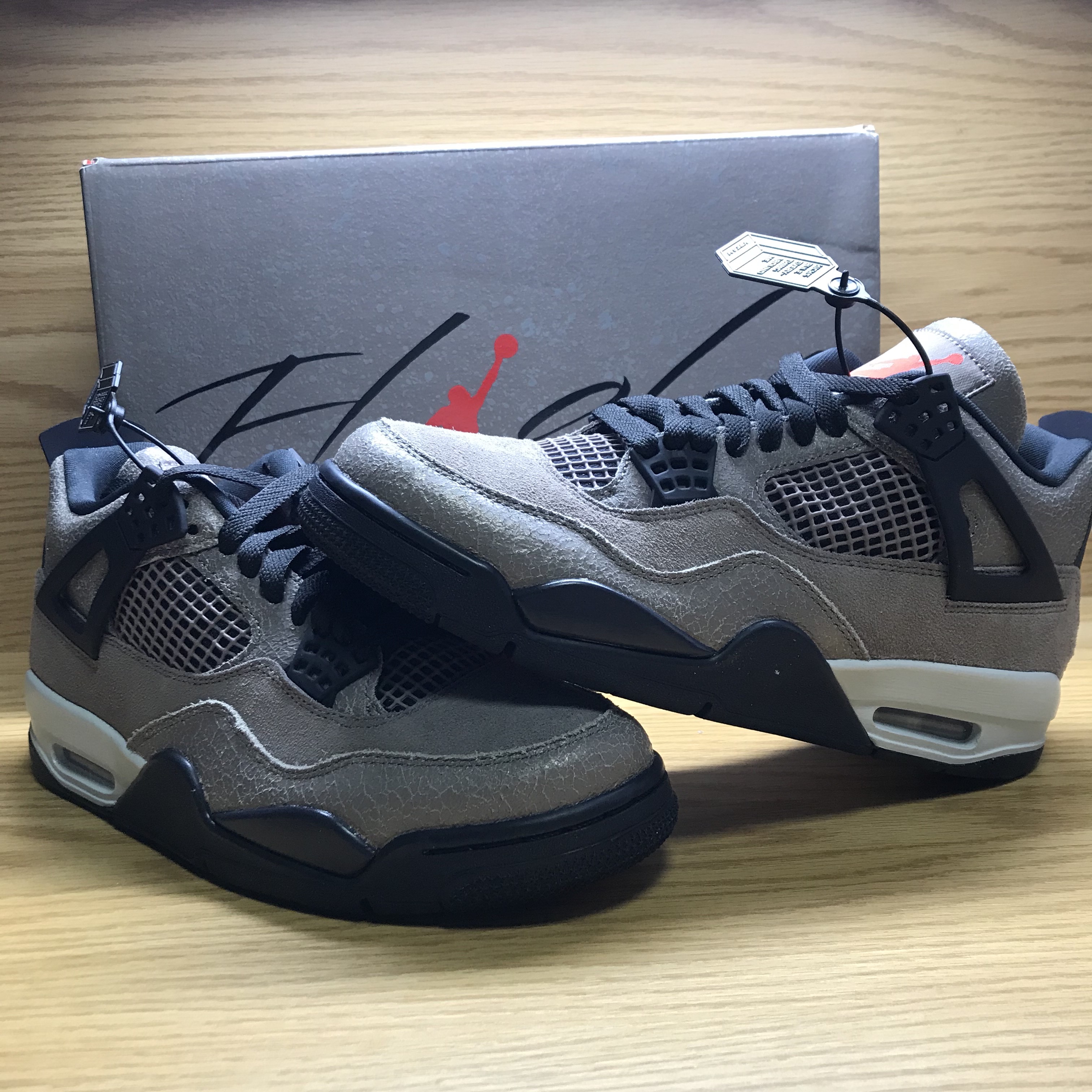Jordan 4 Retro Taupe Haze 착용 스타일 - 1
