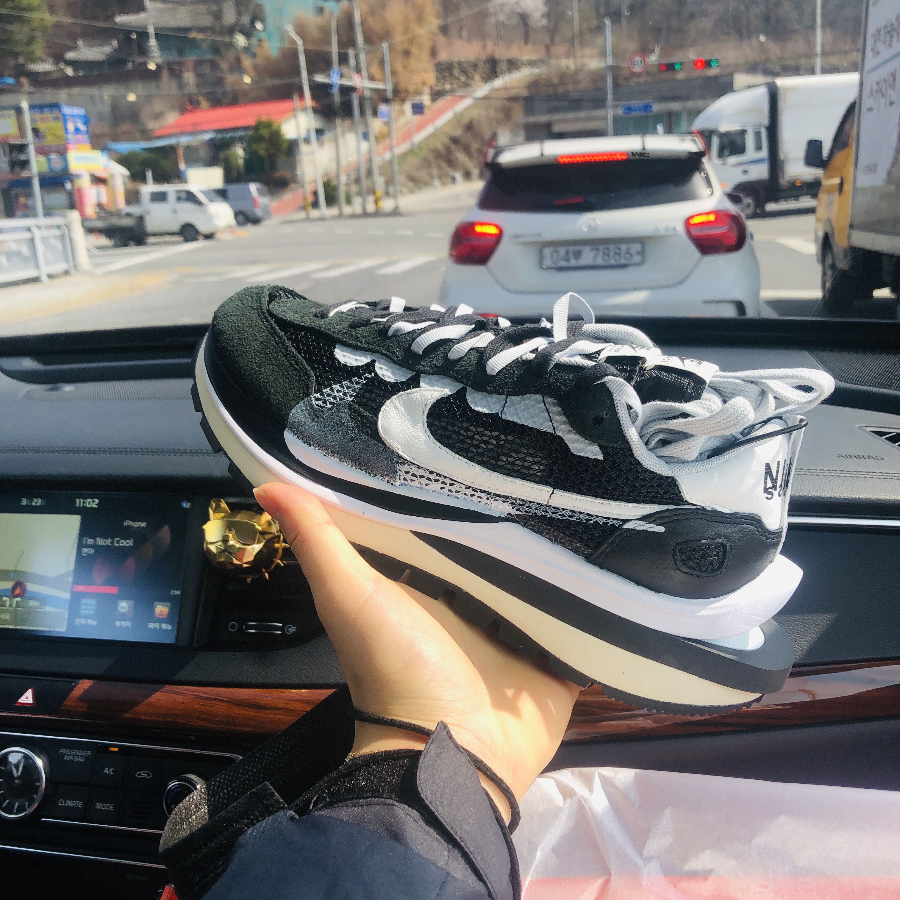 Nike x Sacai VaporWaffle Black White 착용 스타일 - 1
