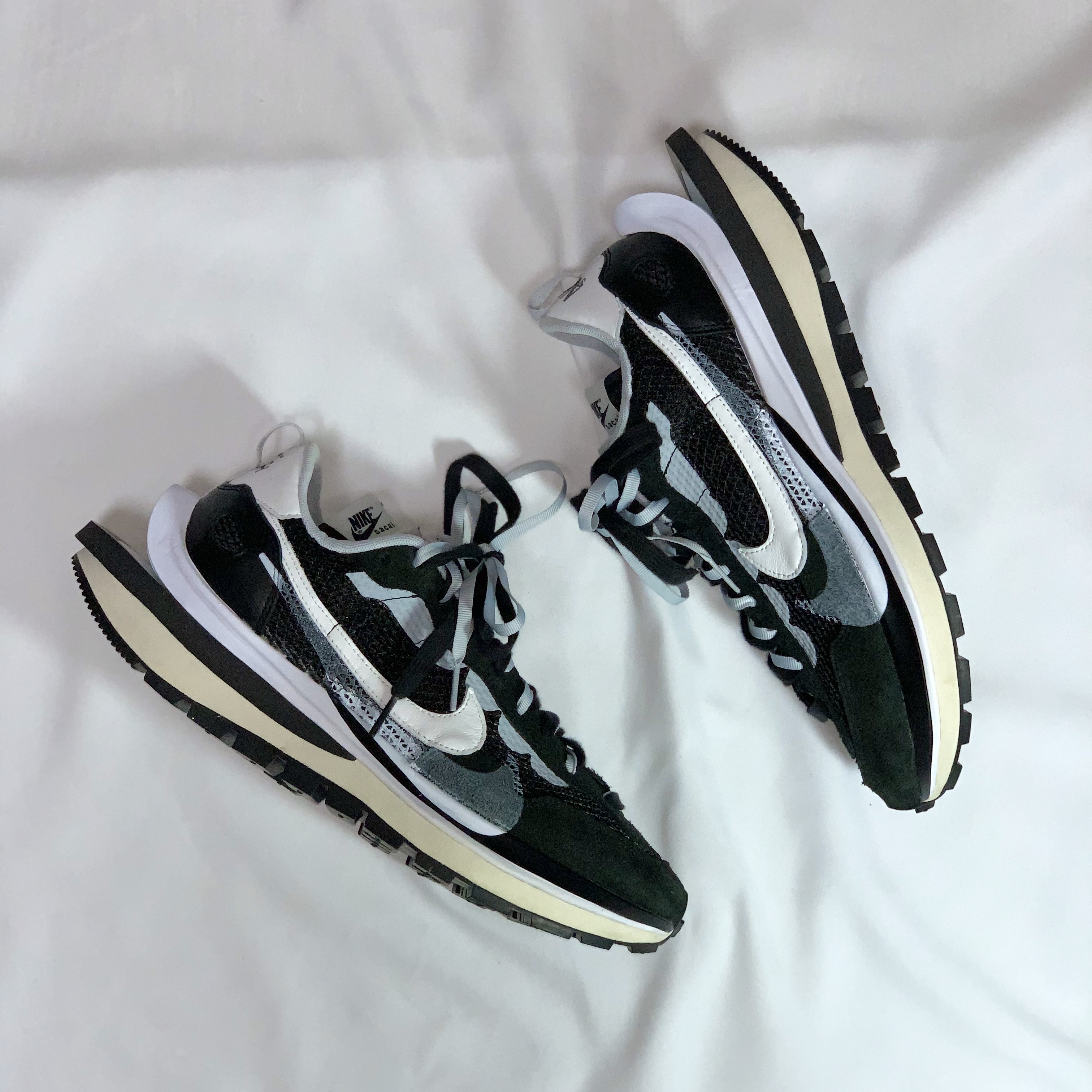 Nike x Sacai VaporWaffle Black White 착용 스타일 - 4