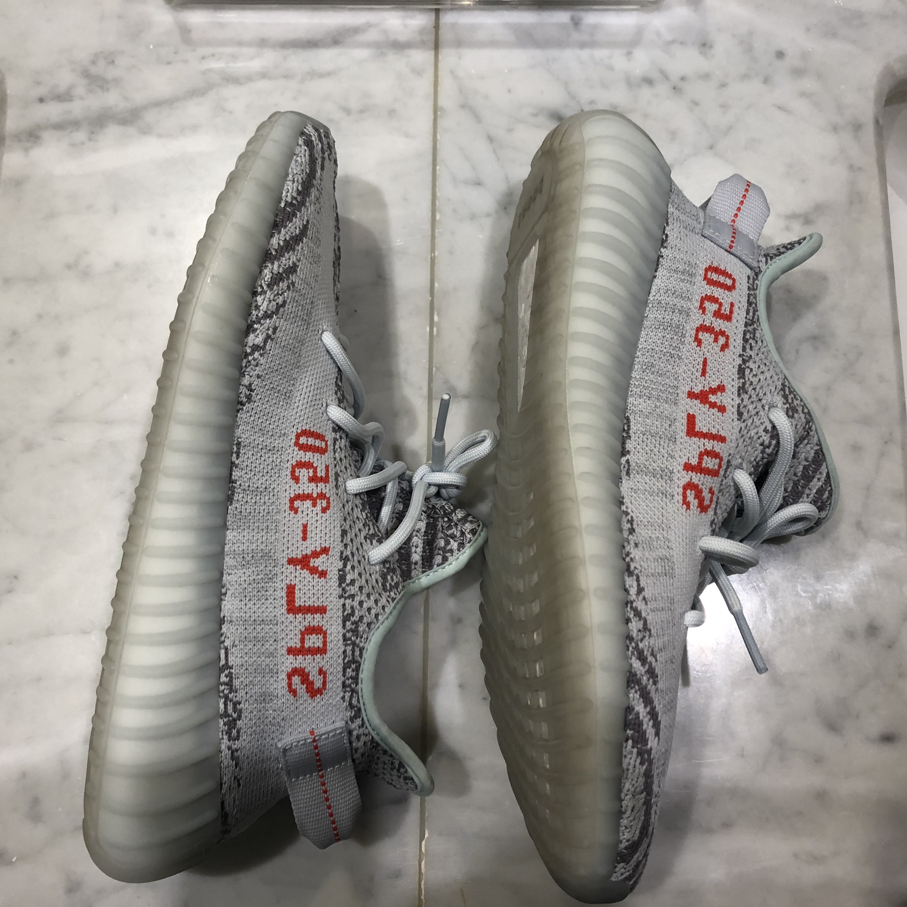 Adidas Yeezy Boost 350 V2 Blue Tint 2017 착용 스타일