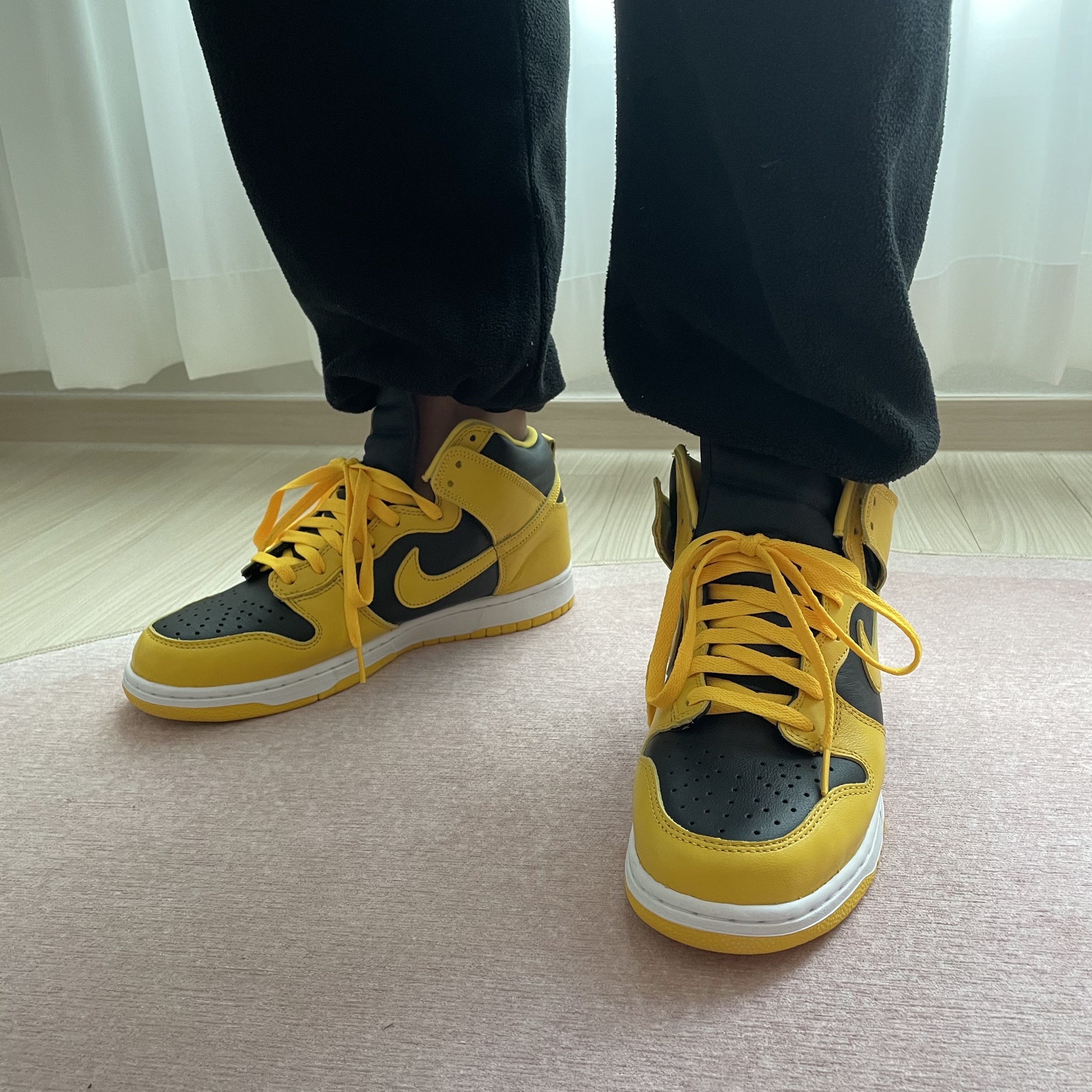 Nike Dunk High SP Varsity Maize 착용 스타일