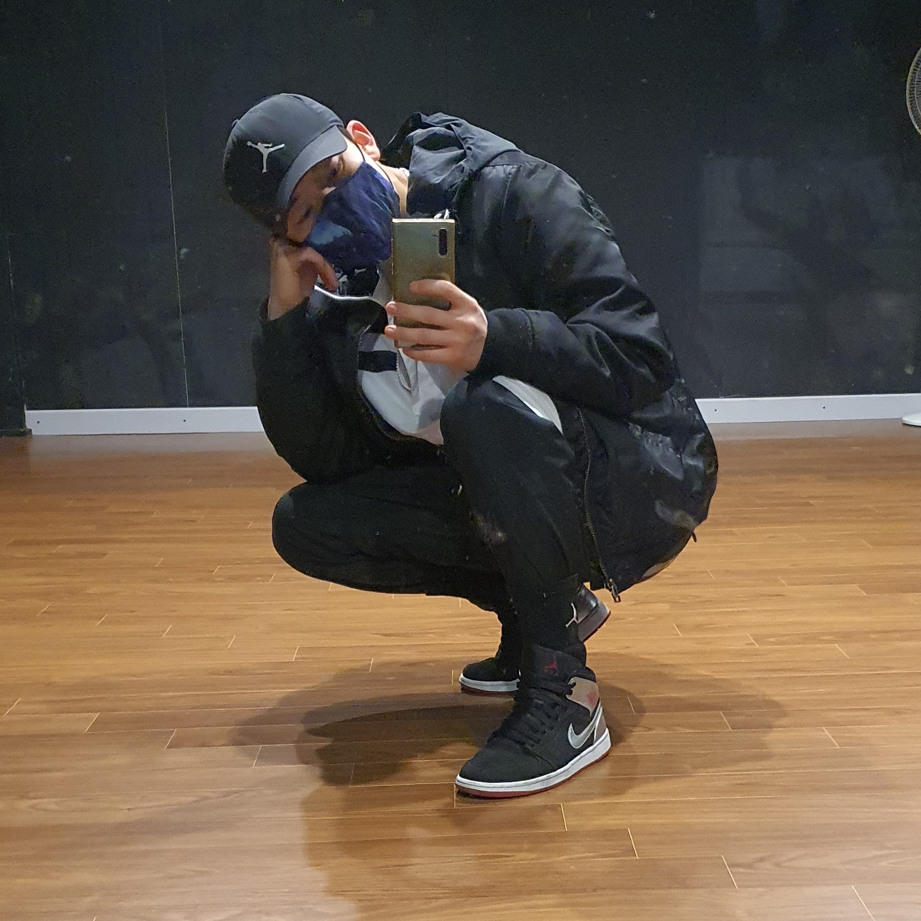 Jordan 1 Mid Johnny Kilroy 착용 스타일