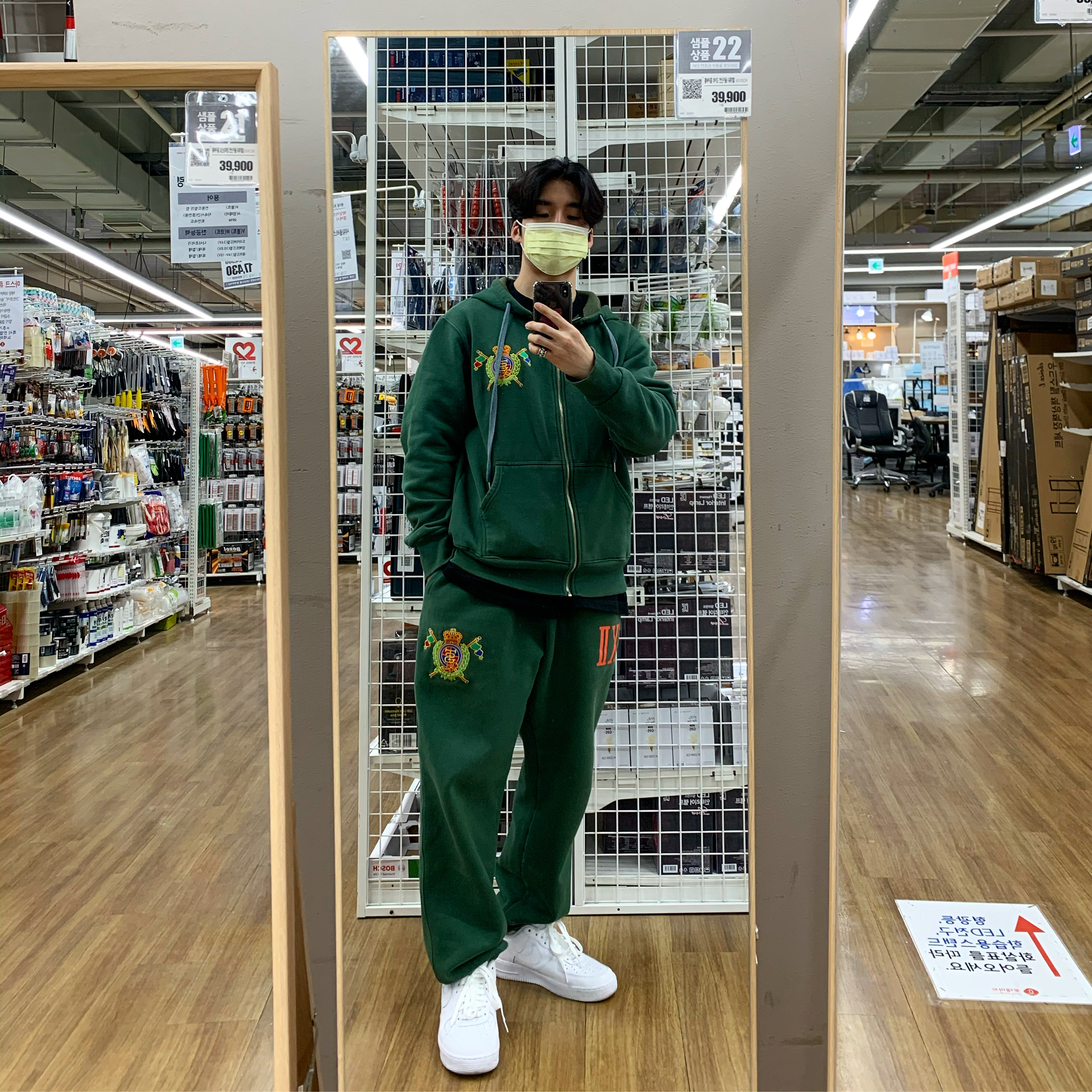 Nike Air Force 1 '07 Low White 착용 스타일