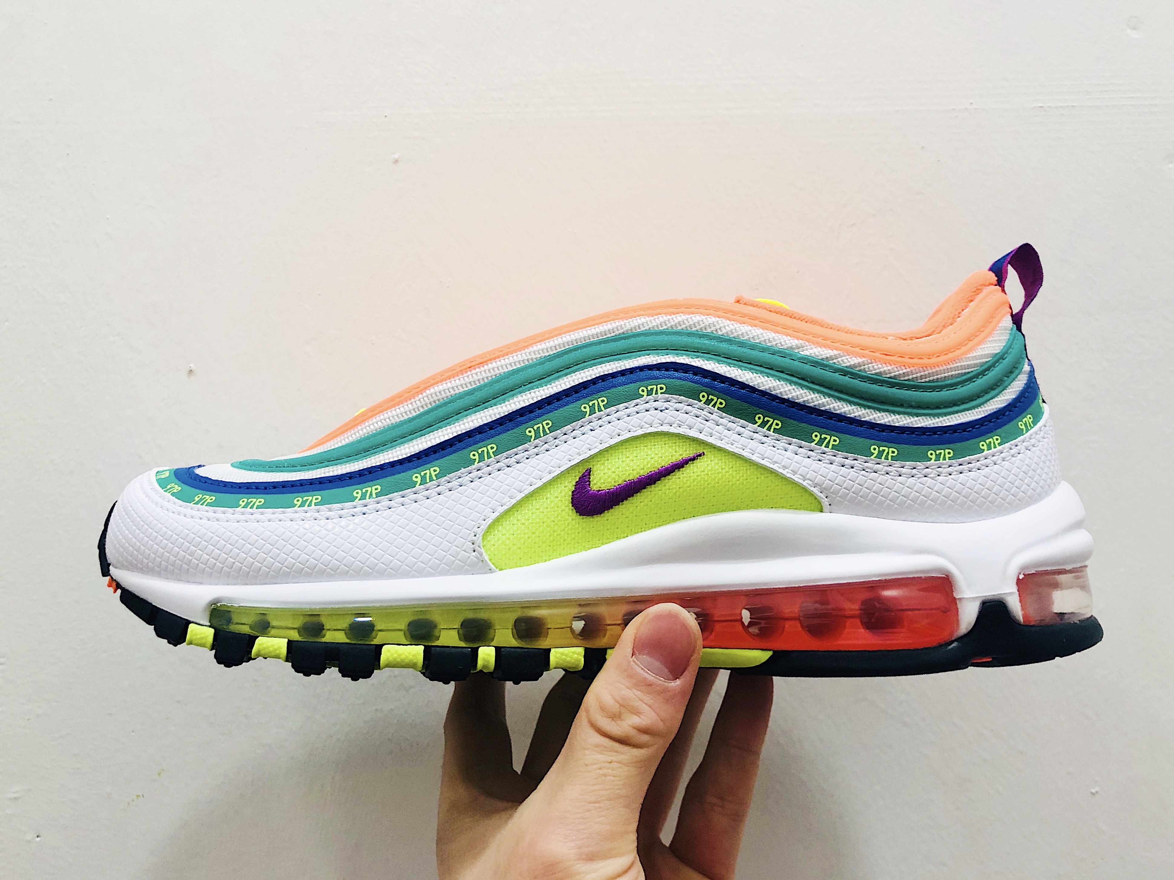Nike Air Max 95 OG Neon Yellow 2020, (W) Nike Air Max 95 Grape 2018 착용 스타일 - 4