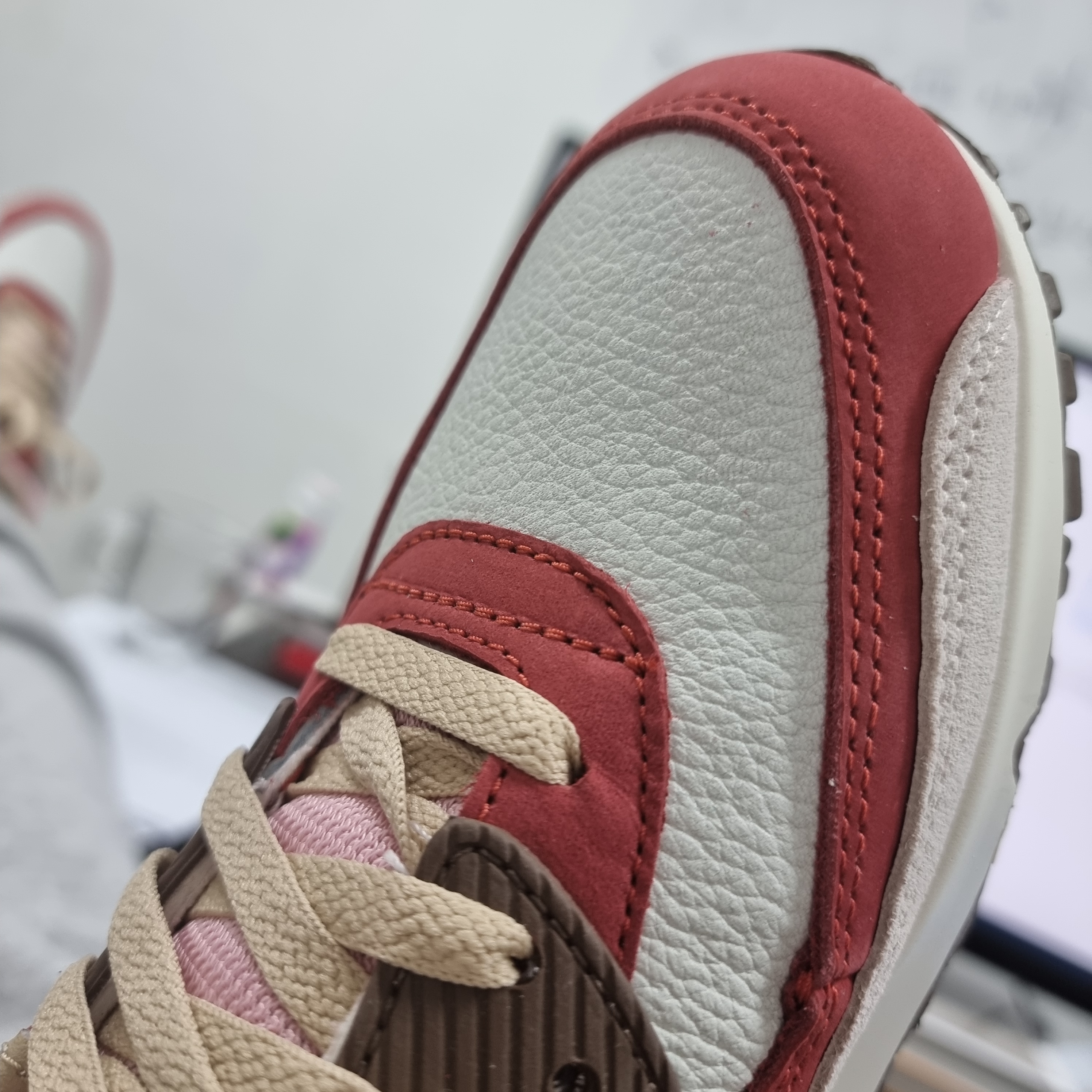 Nike Air Max 90 NRG Bacon 착용 스타일 - 4