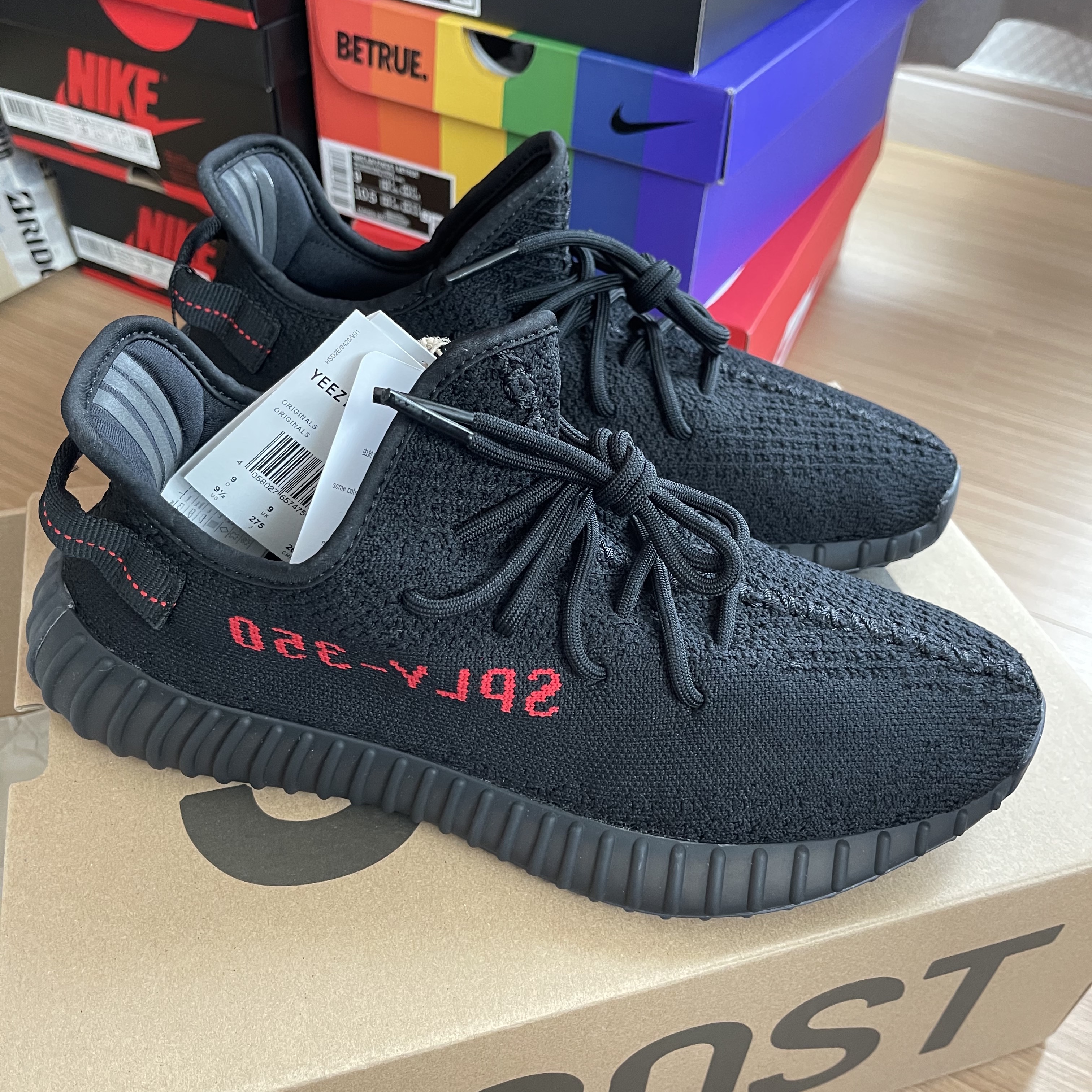 Adidas Yeezy Boost 350 V2 Black Red 2020 착용 스타일