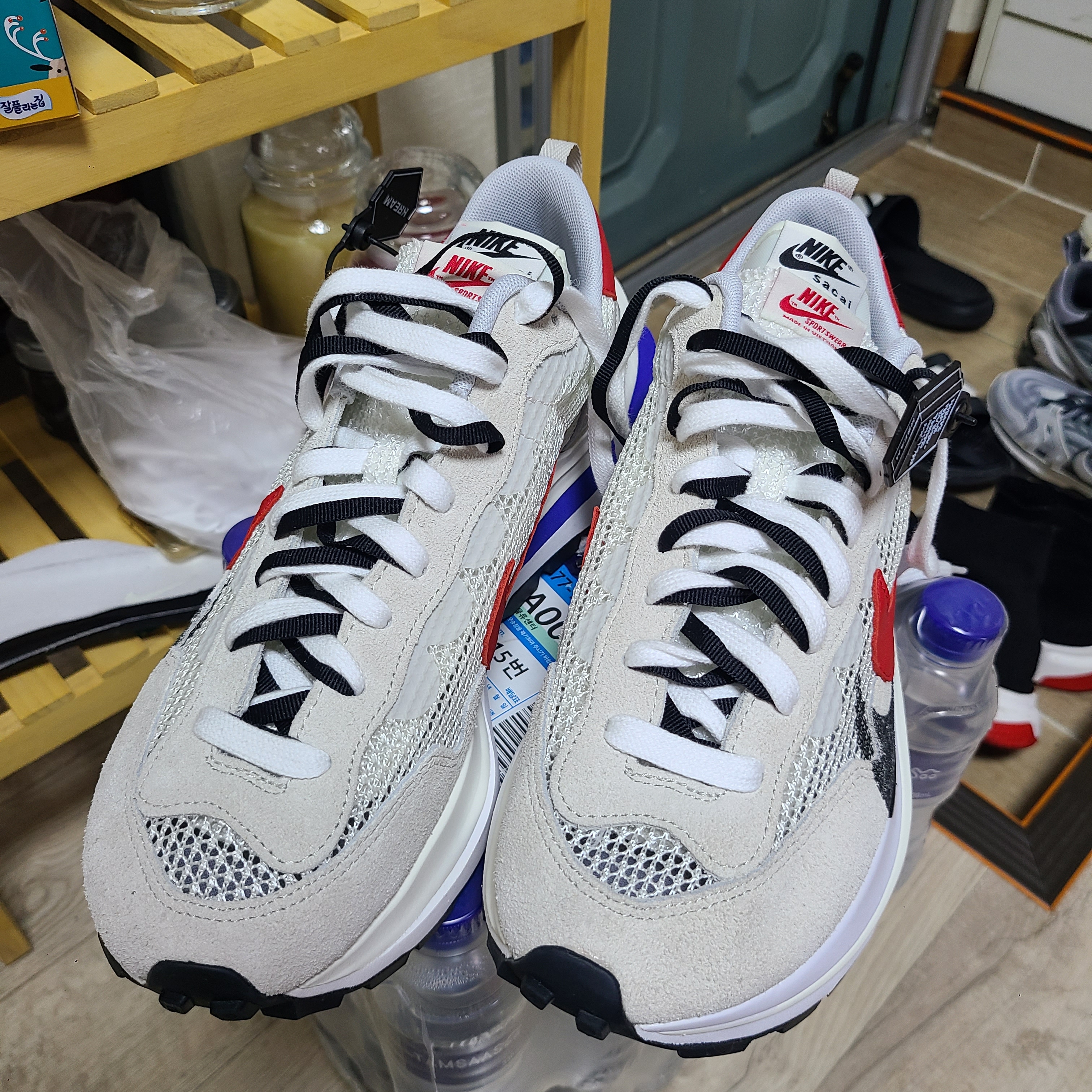 Nike x Sacai VaporWaffle Royal Fuchsia 착용 스타일