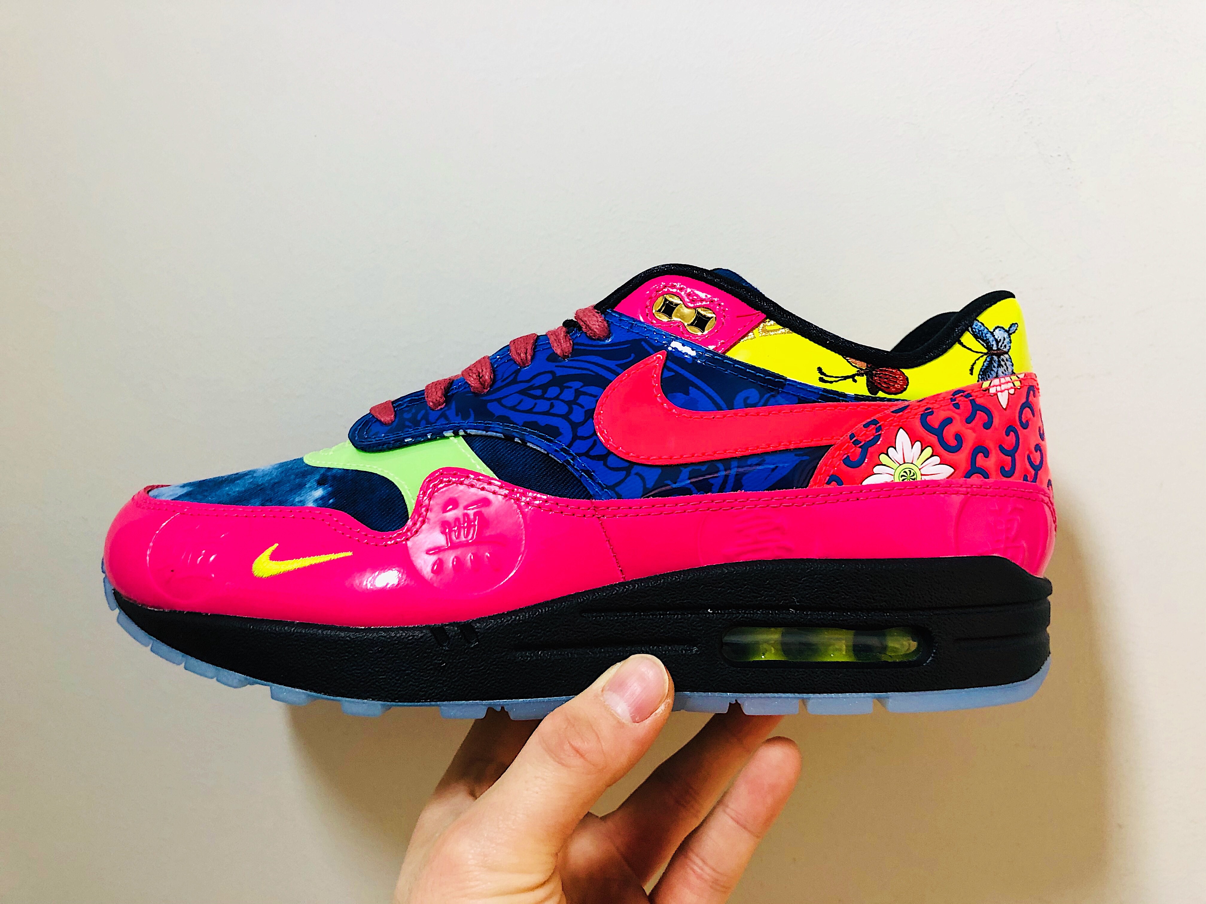 Nike Air Max 1 Tinker Sketch to Shelf White, Nike Air Max 1 Anniversary Red (2017/2018 Restock Pair) 착용 스타일 - 4