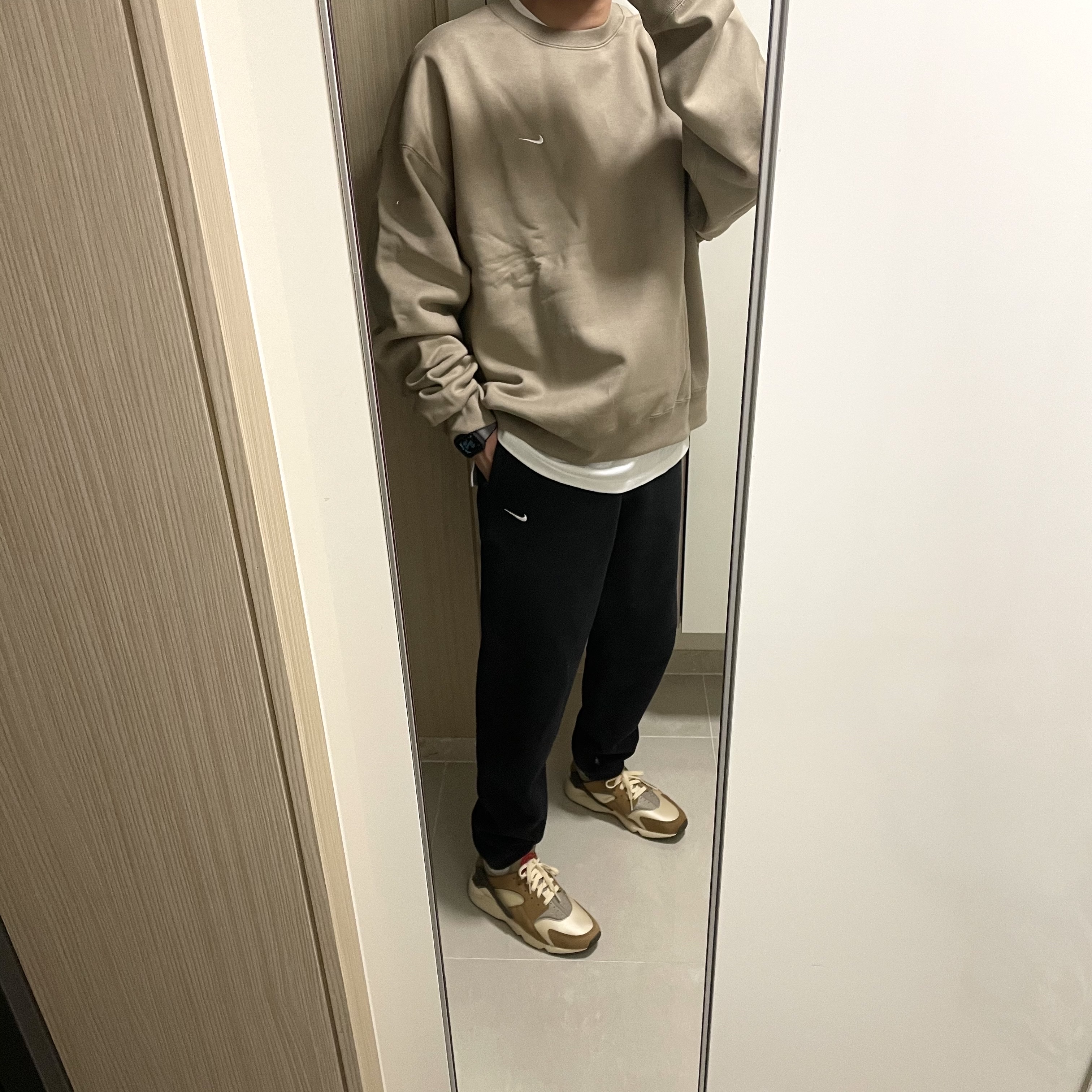 Nike NRG Solo Swoosh Crew Fleece Khaki - US/EU, Nike M NRG Sweatpants Black 착용 스타일 - 2