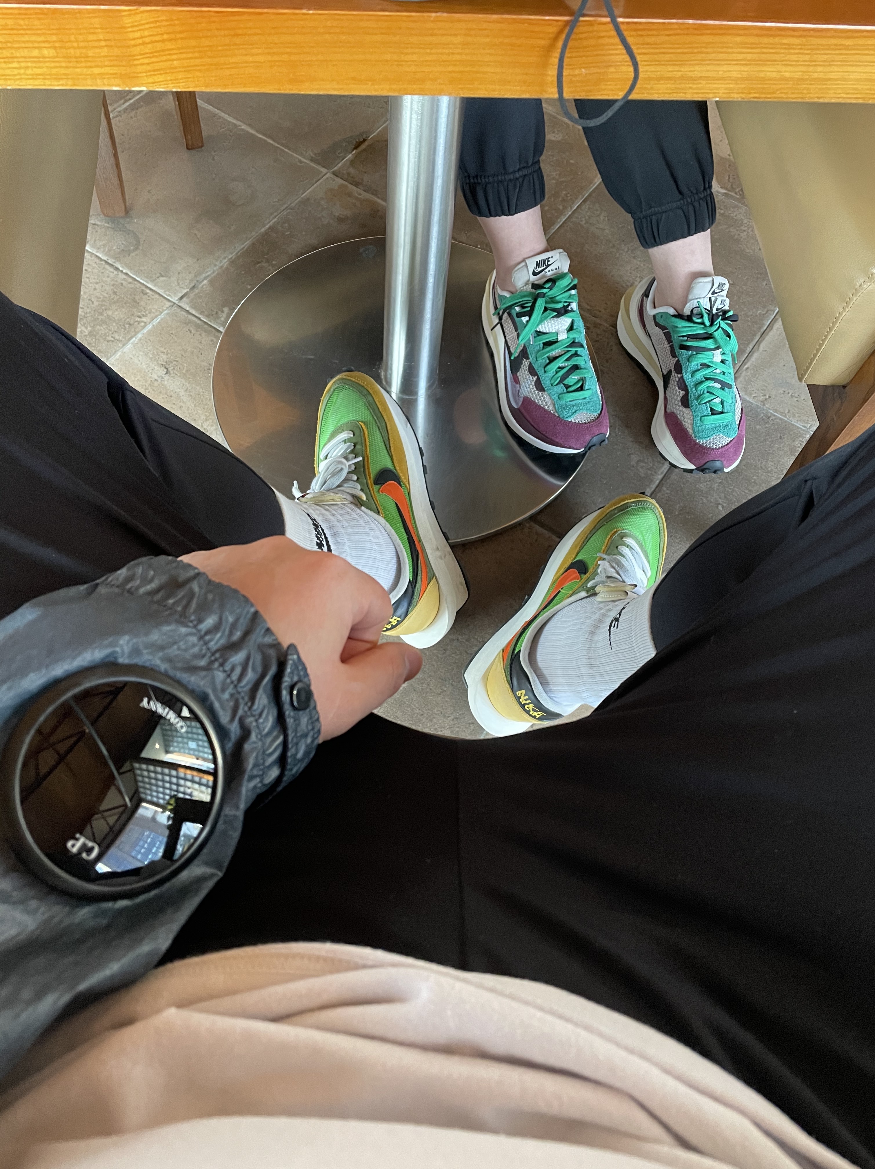 Nike x Sacai VaporWaffle String & Black Villain Red, Nike x Sacai LDWaffle Green Multi 착용 스타일