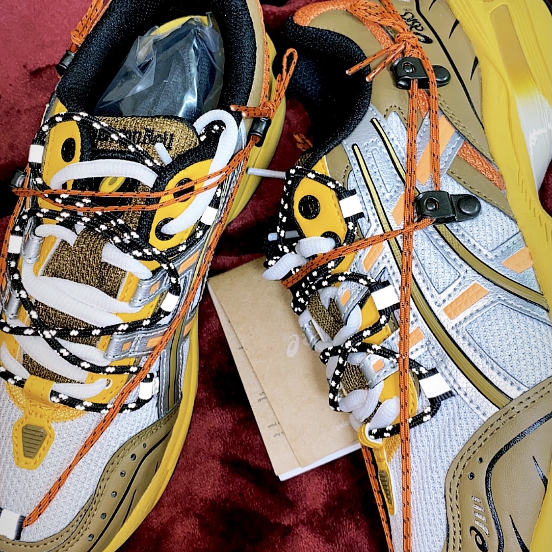 Asics x Andersson Bell Gel-1090 White Orange, Asics x Andersson Bell Gel-1090 Glacier Grey Silver 착용 스타일 - 2