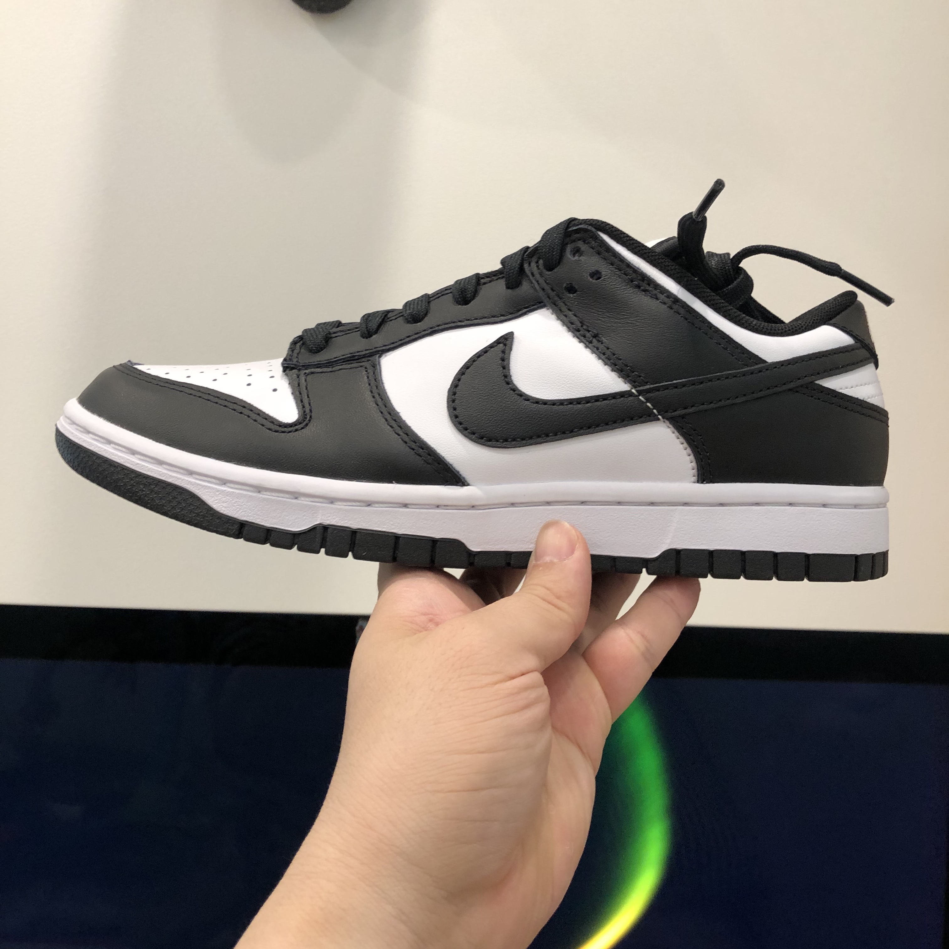 Nike Dunk Low Retro Black, Nike x Sacai VaporWaffle Black White 착용 스타일 - 3
