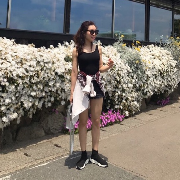 Balenciaga Speed Trainer Black White 2019 착용 스타일