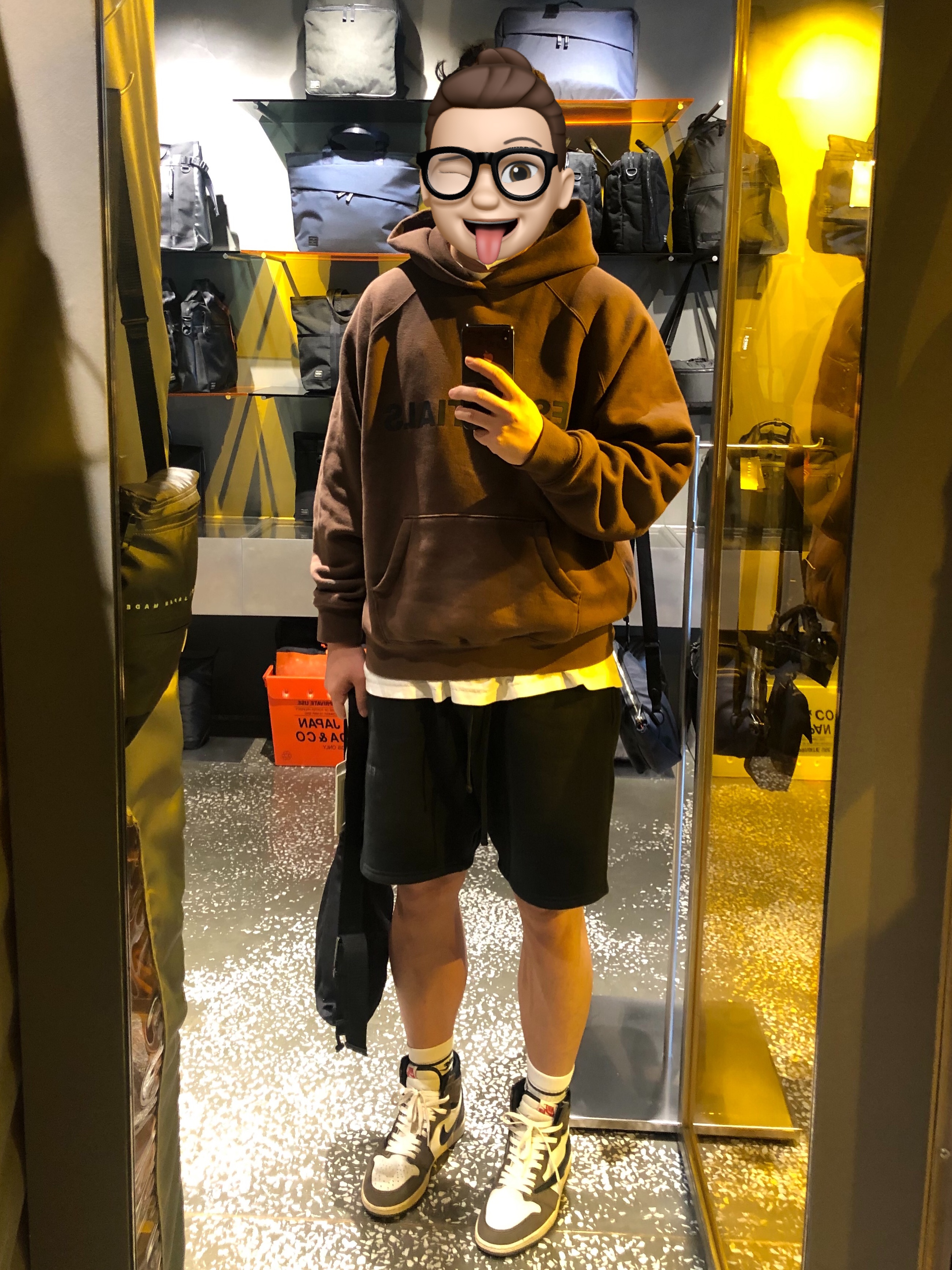 Essentials Sweatshorts Black 2020, Essentials Logo Hoodie Brown/Rain Drum - Ssense Exclusive 착용 스타일