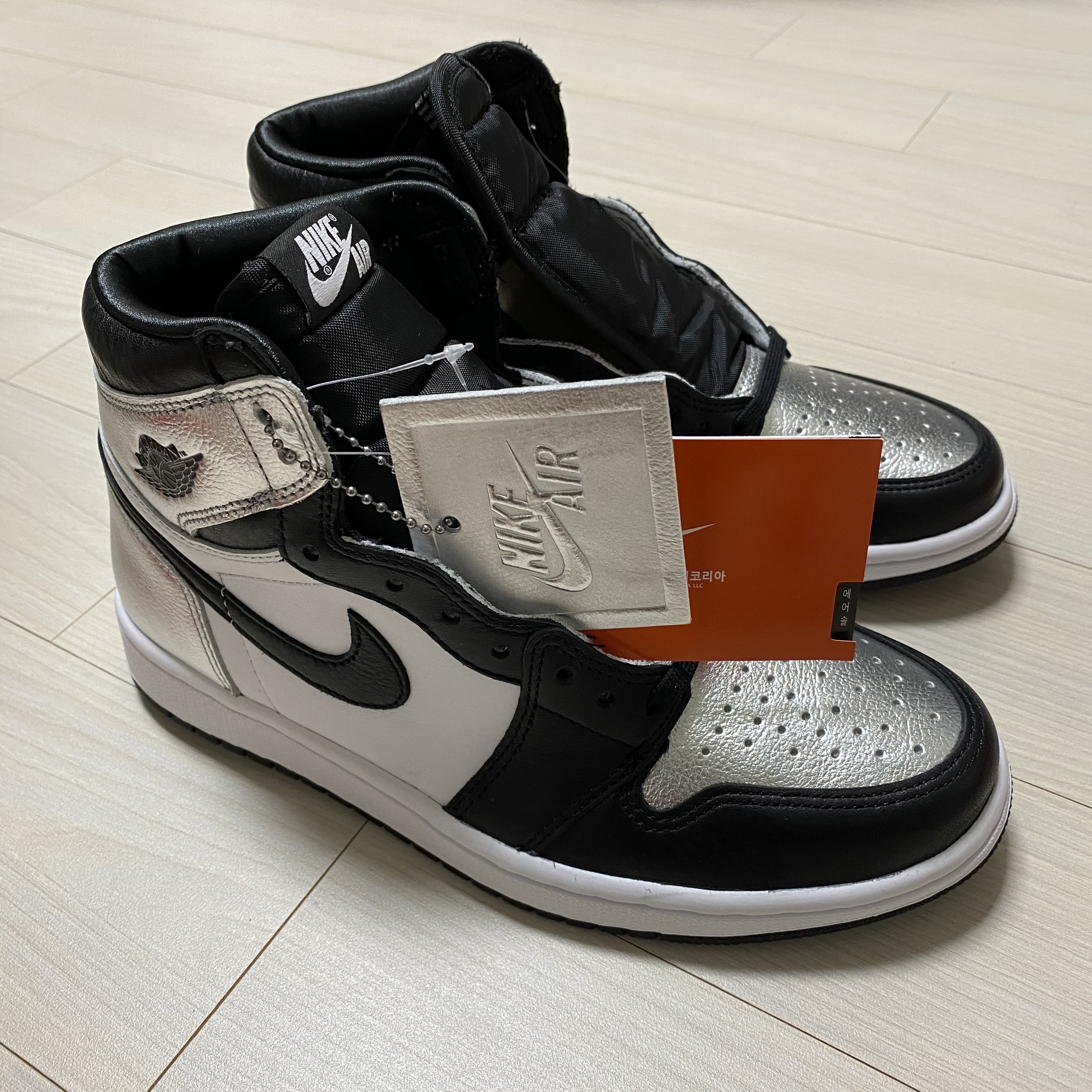(W) Jordan 1 Retro High OG Silver Toe 착용 스타일