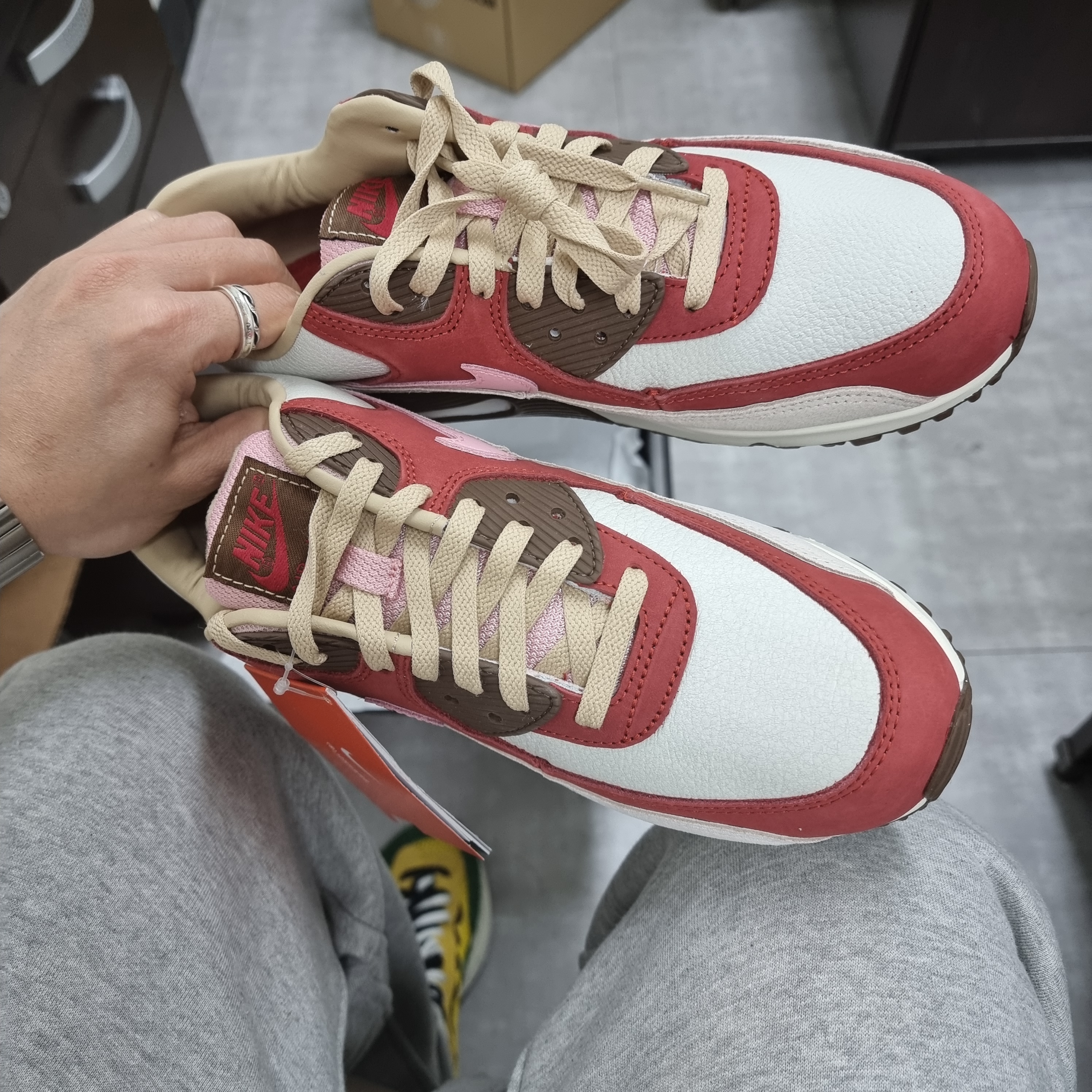 Nike Air Max 90 NRG Bacon 착용 스타일 - 5