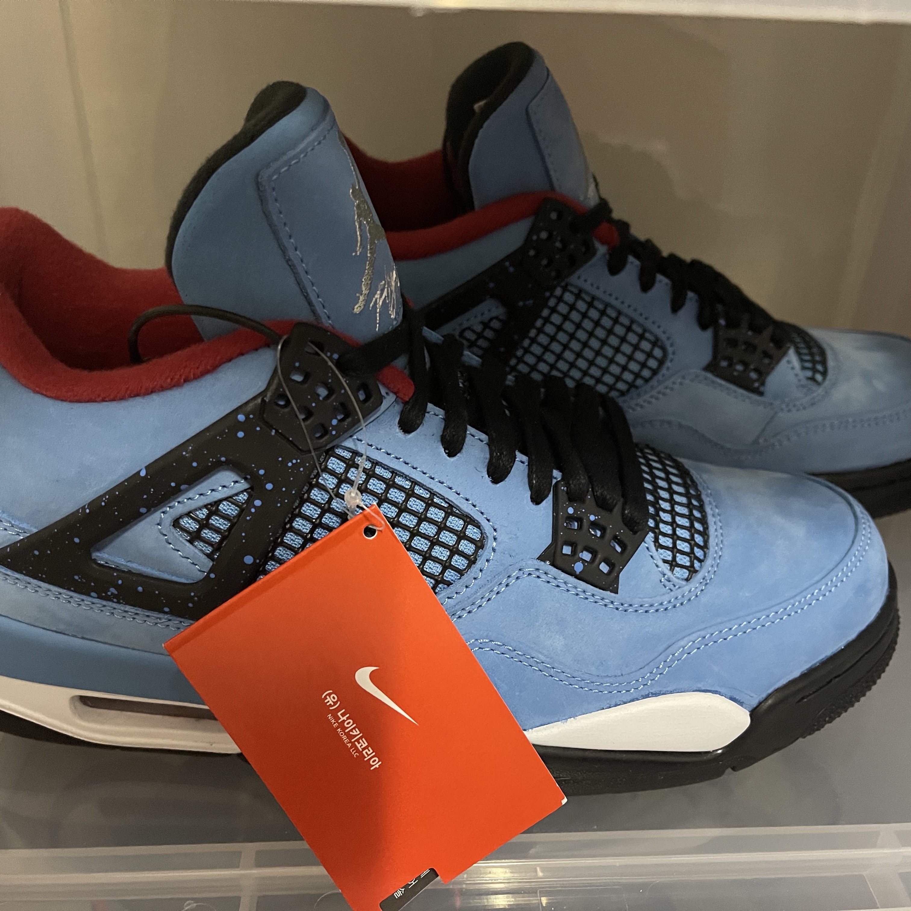 Jordan 4 x Travis Scott Retro Cactus Jack 착용 스타일