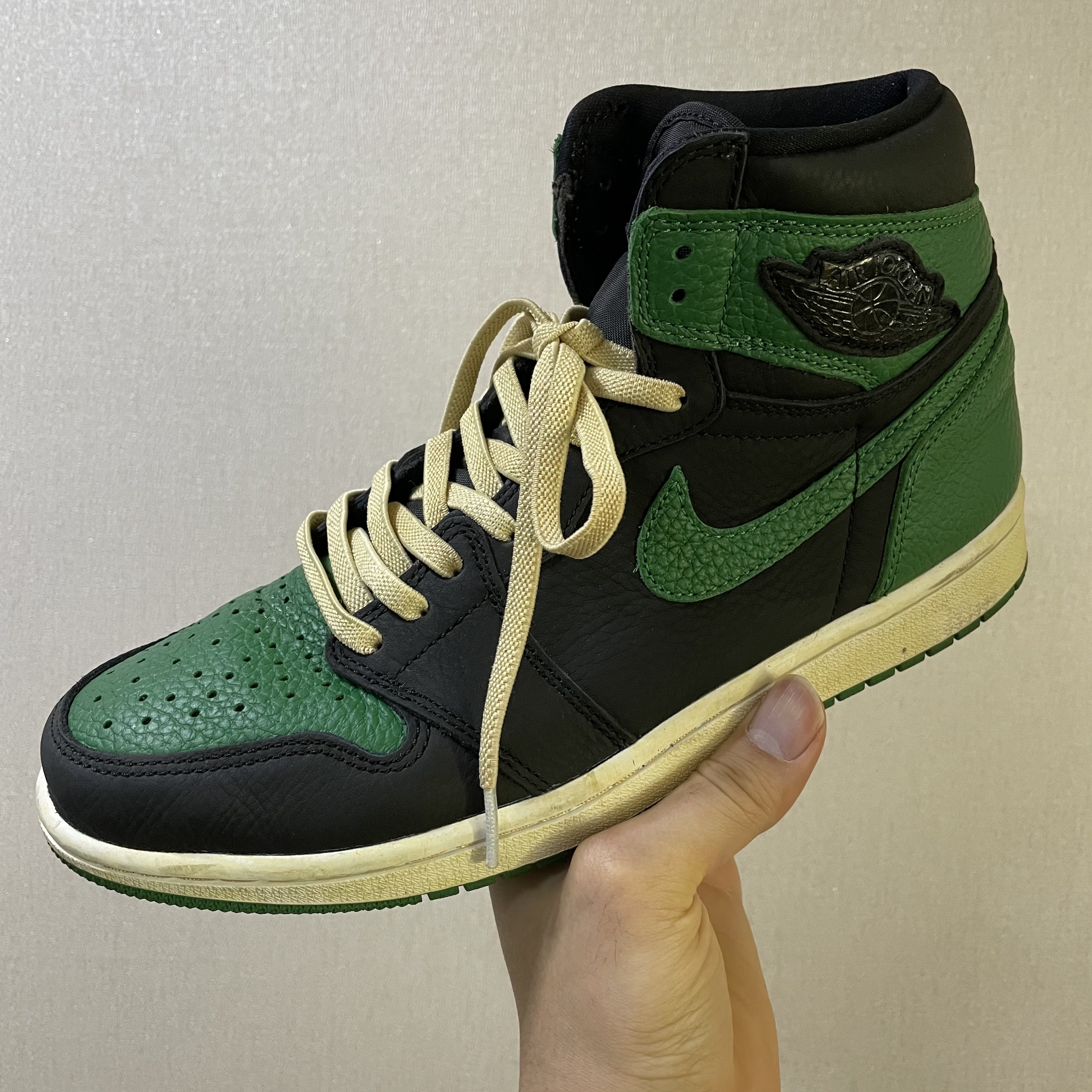 Jordan 1 Retro High OG Pine Green Black 착용 스타일 - 1