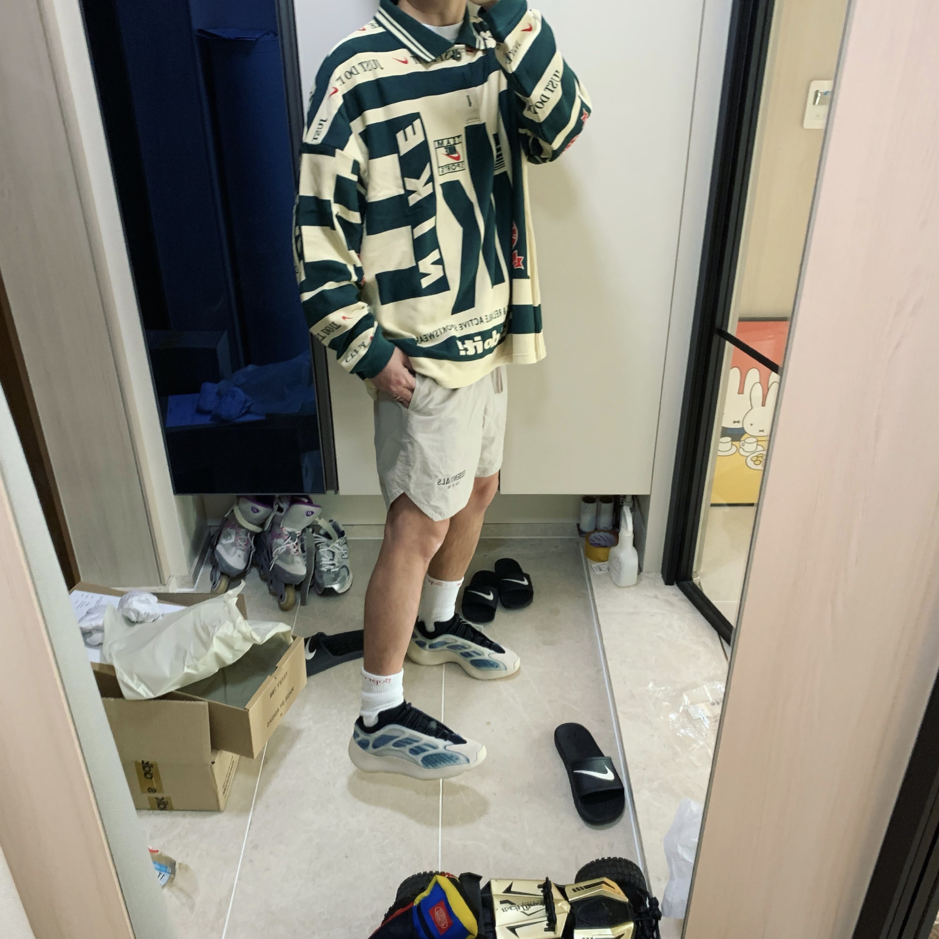 Nike x Cactus Plant Flea Market Long Sleeve Polo Natural - US/EU, Adidas Yeezy 700 V3 Kyanite 착용 스타일 - 1