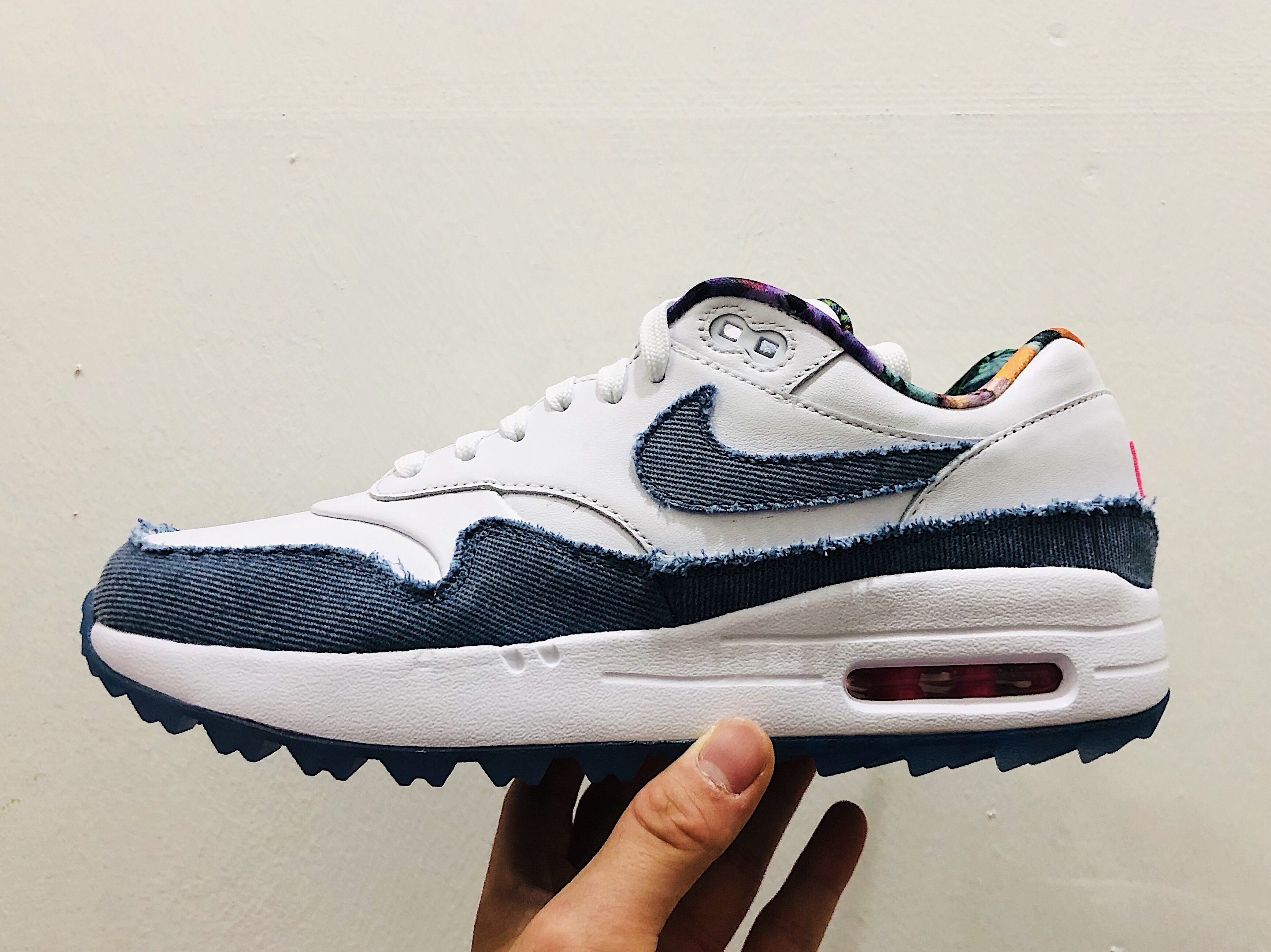 Nike Air Max 1 Tinker Sketch to Shelf White, Nike Air Max 1 Anniversary Red (2017/2018 Restock Pair) 착용 스타일 - 3