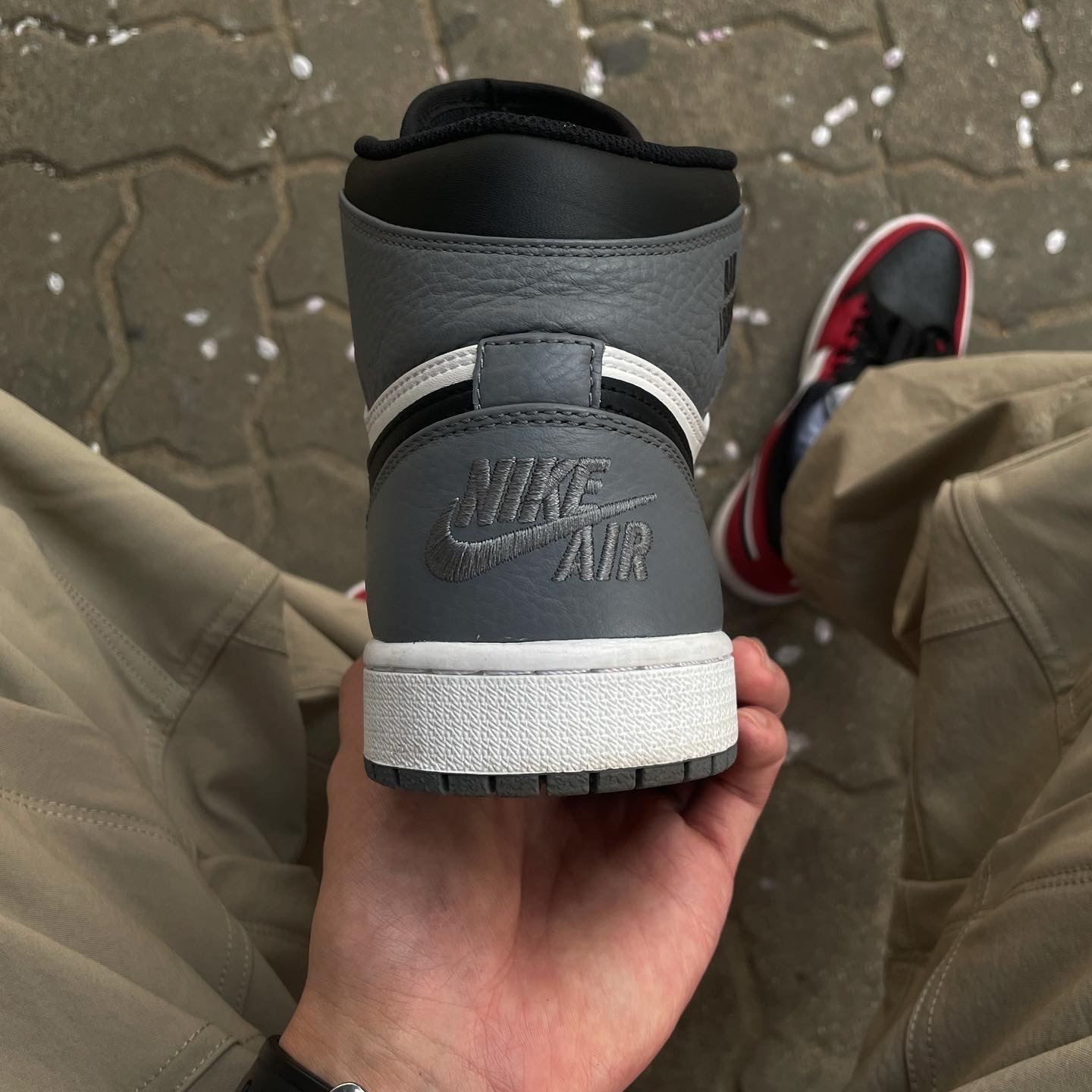 Jordan 1 Retro Rare Air Cool Grey 착용 스타일 - 3