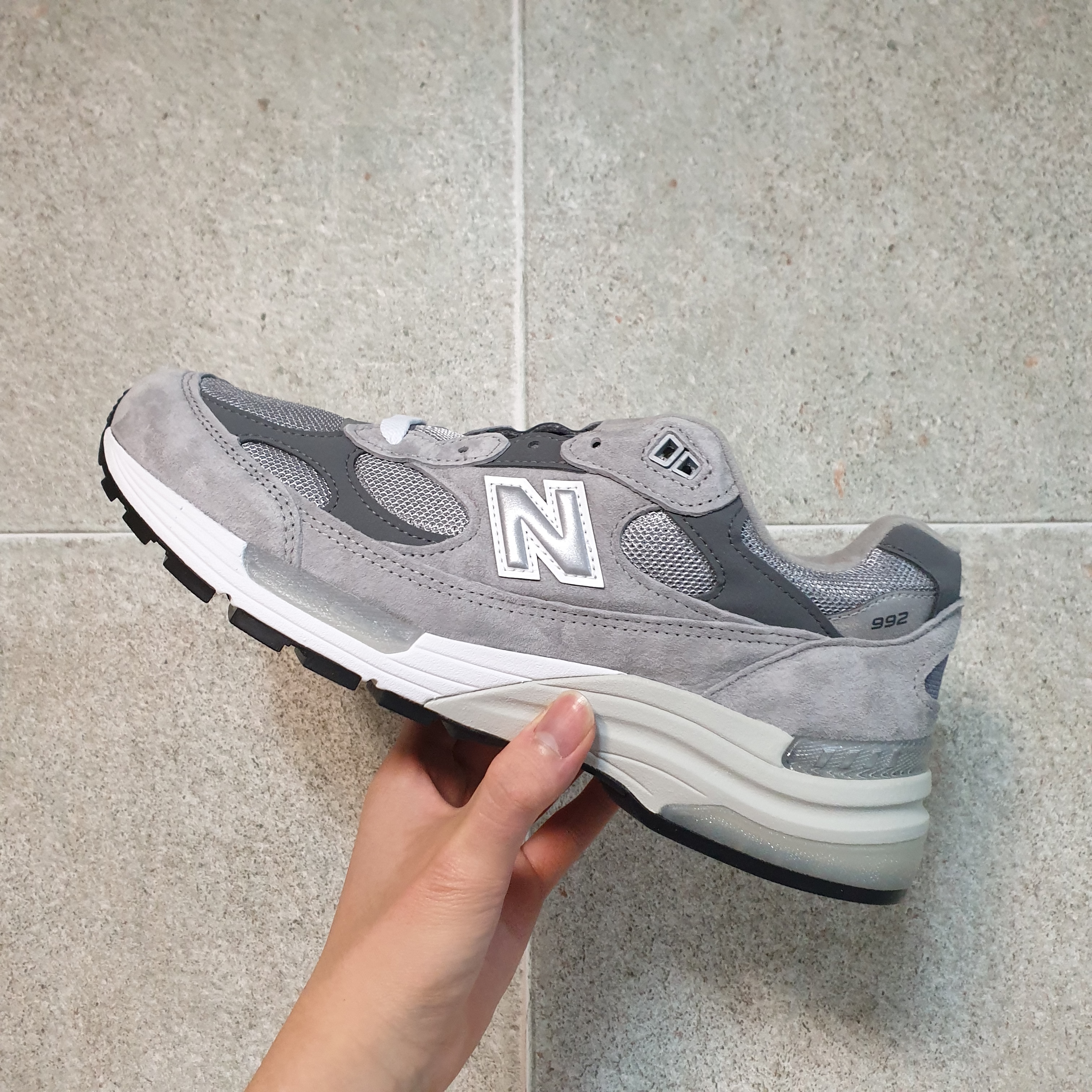 New Balance 992 Made in USA Grey - D Standard 착용 스타일