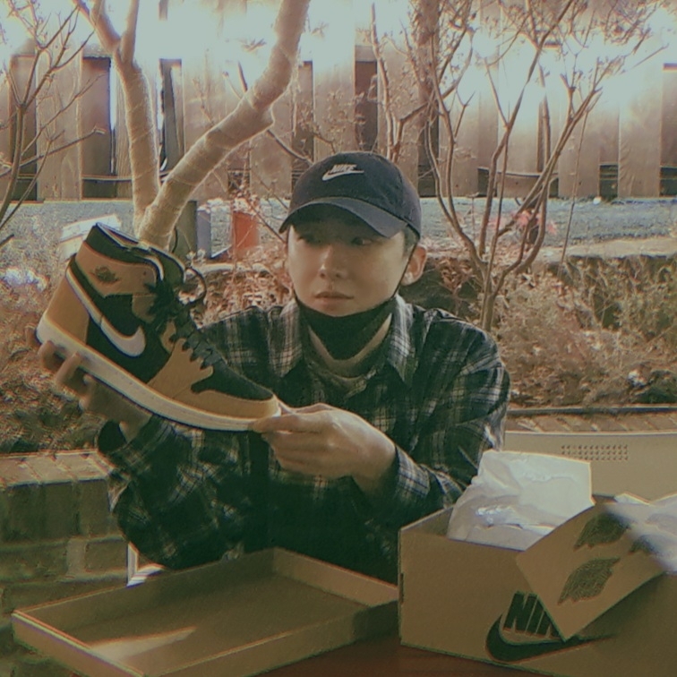 Jordan 1 Zoom Air CMFT Monarch Orange 착용 스타일