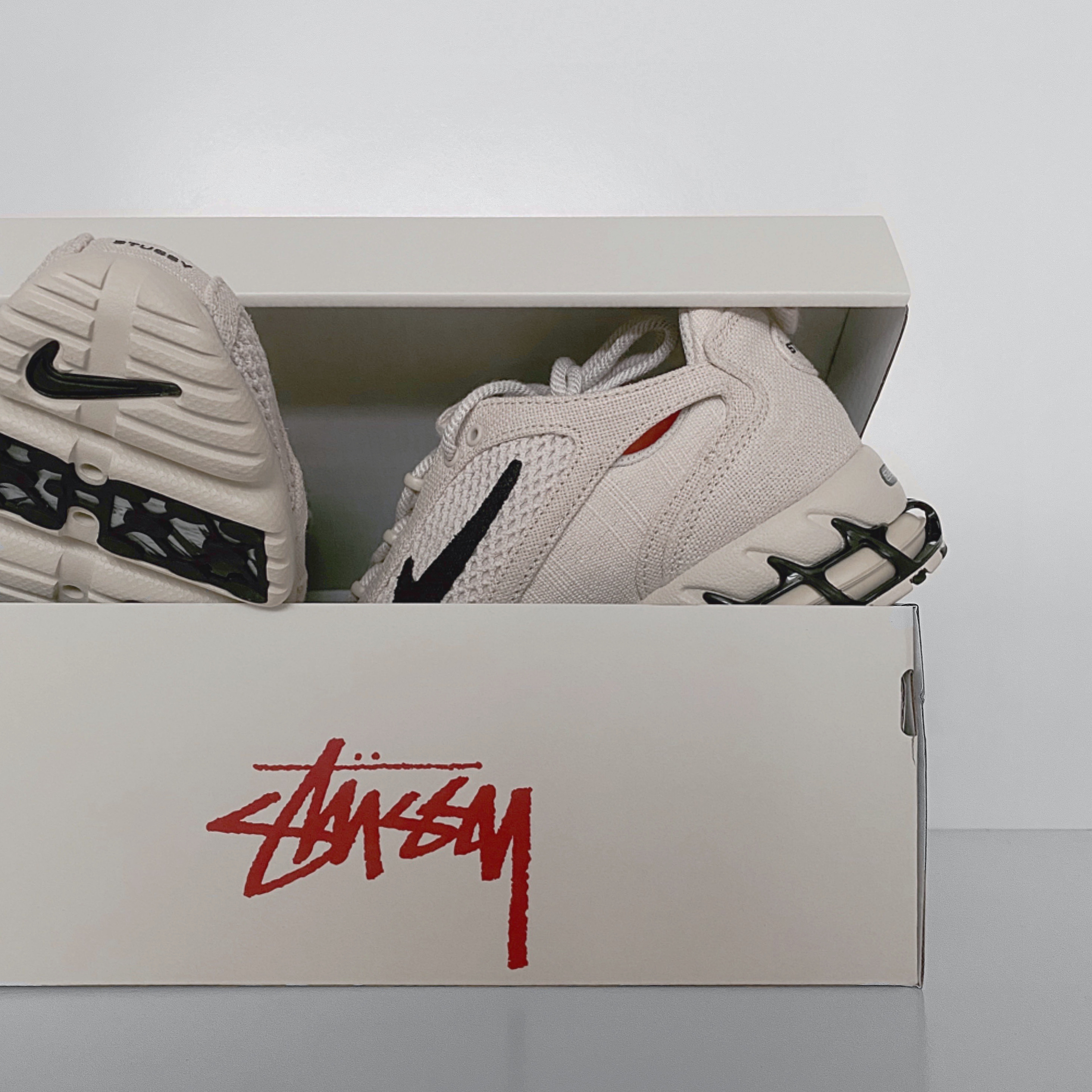 Nike x Stussy Air Zoom Spiridon Cage 2 Fossil 착용 스타일