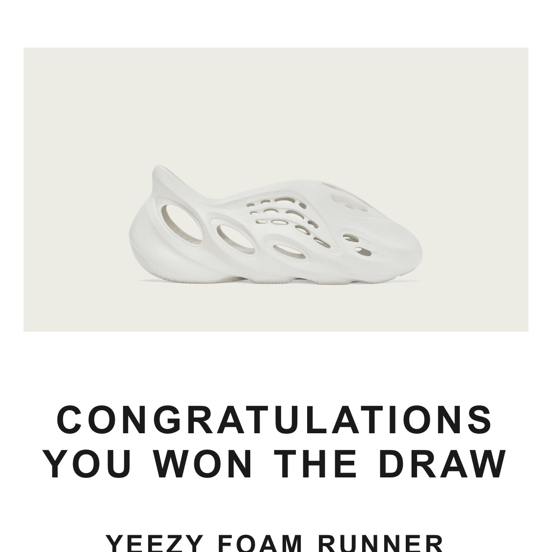 Adidas Yeezy Foam RNNR Sand 착용 스타일