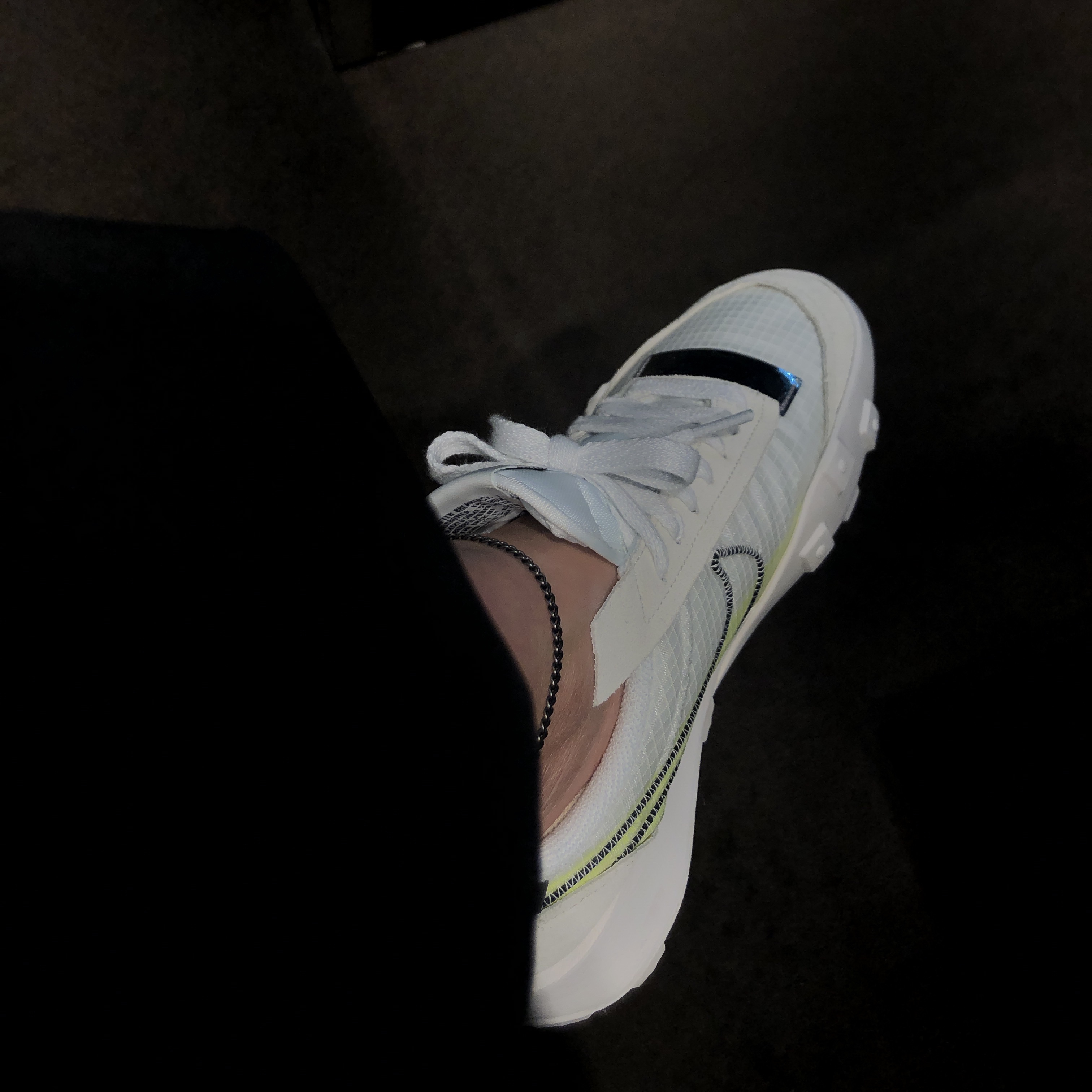 (W) Nike Waffle Racer 2X Summit White Volt 착용 스타일 - 2