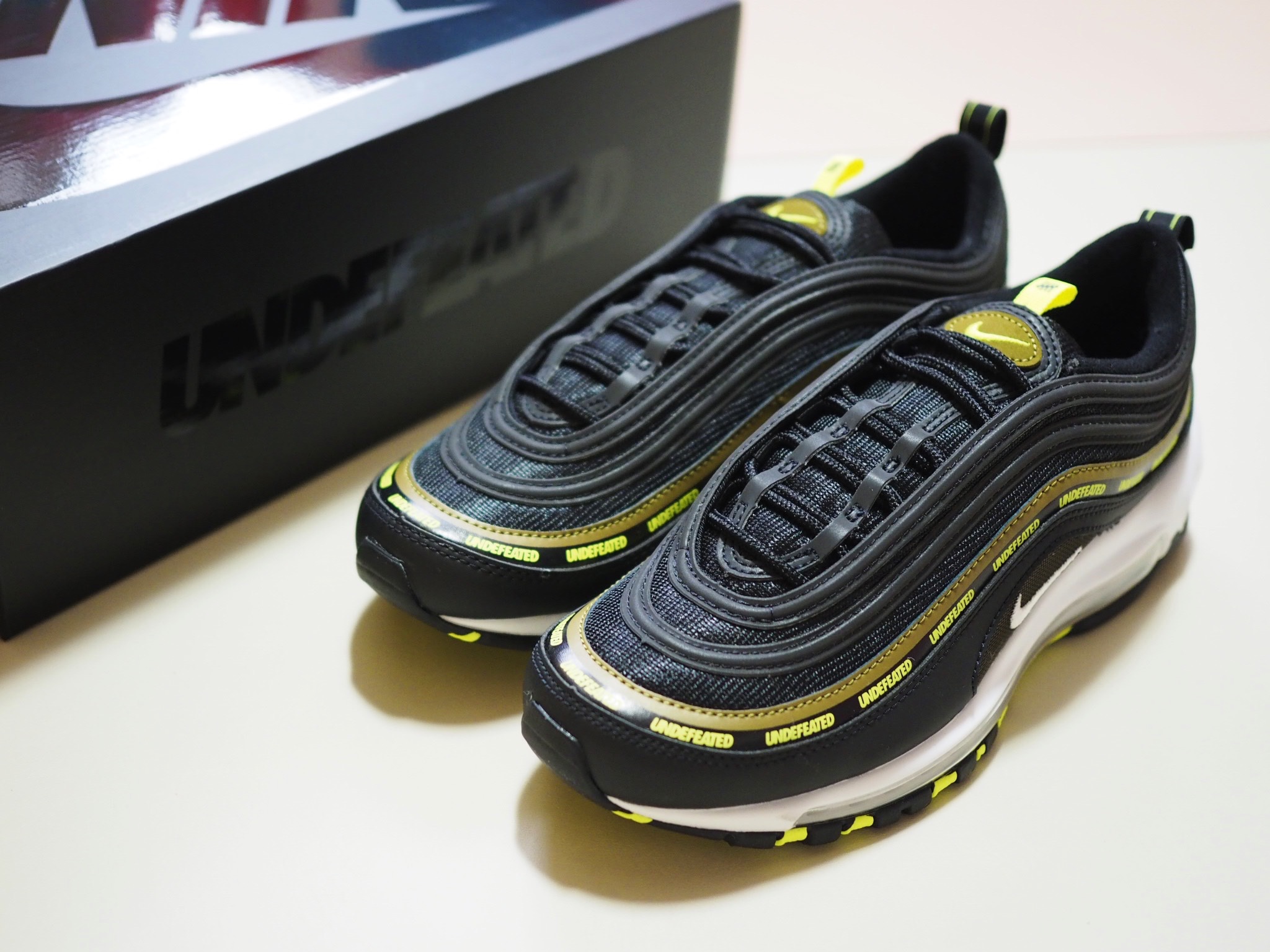 (W) Nike Air Max 97 Black Platinum, (W) Nike Air Max 97 Black Dark Grey 착용 스타일 - 4