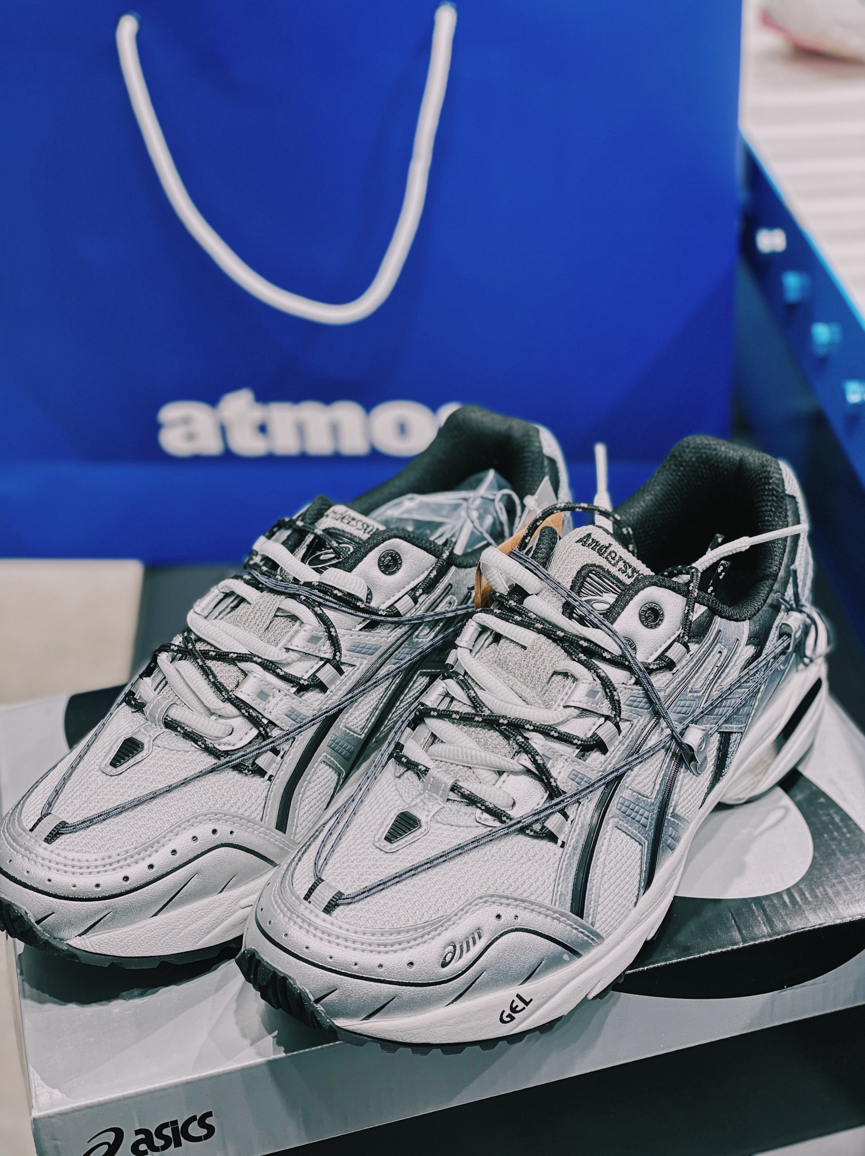 Asics x Andersson Bell Gel-1090 Glacier Grey Silver 착용 스타일 - 1