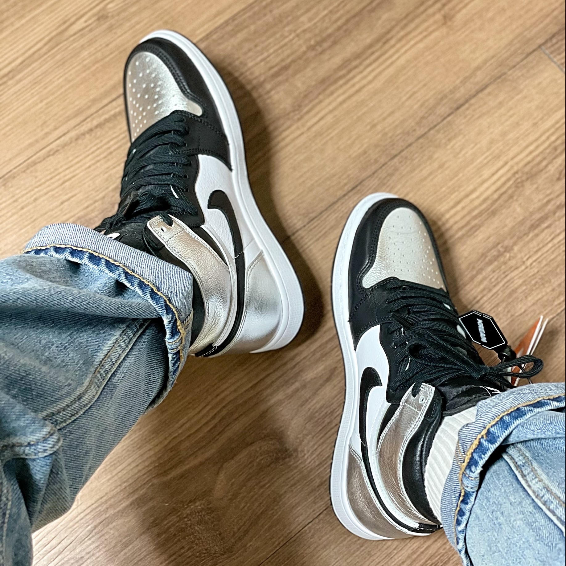 (W) Jordan 1 Retro High OG Silver Toe 착용 스타일