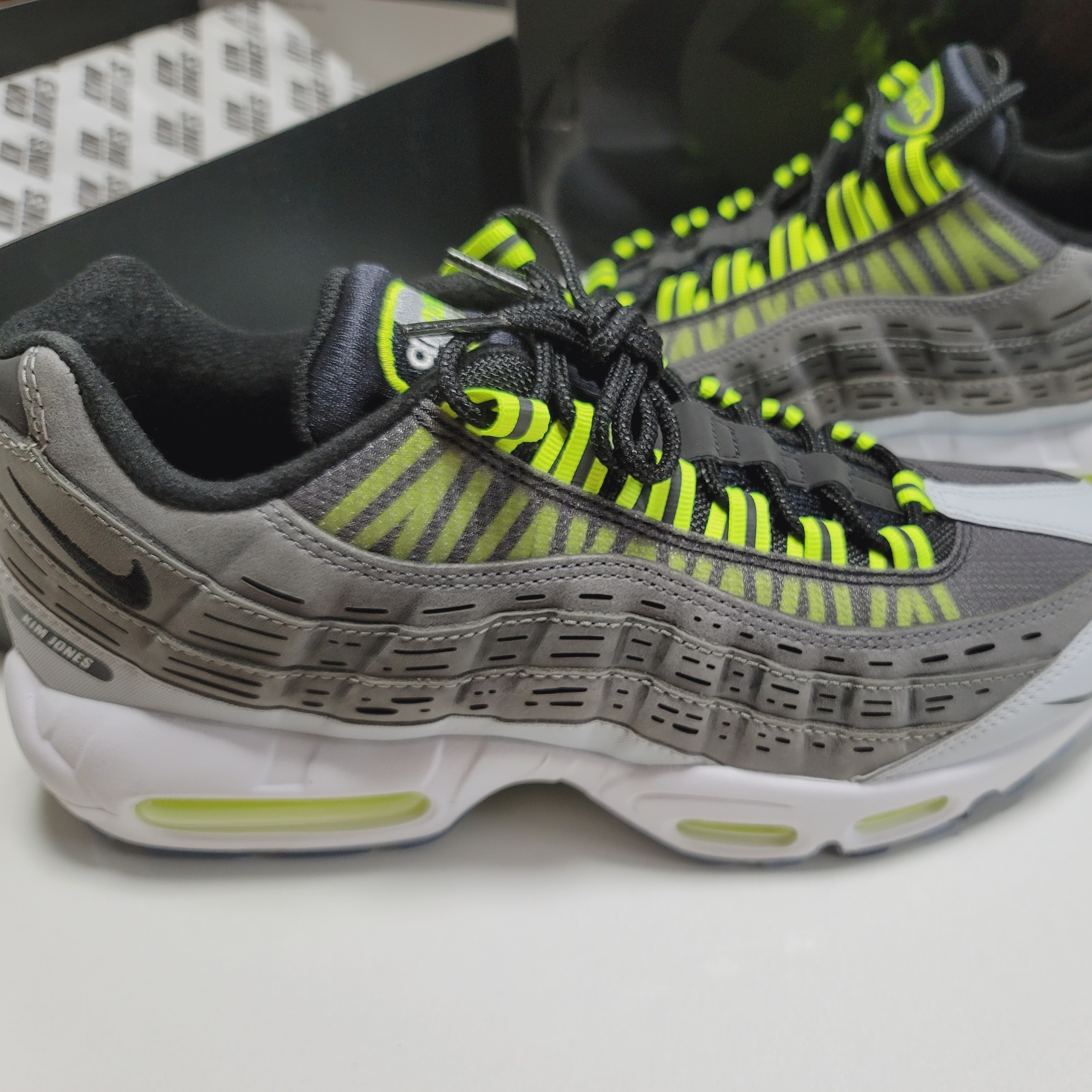 Nike x Kim Jones Air Max 95 Volt 착용 스타일 - 1