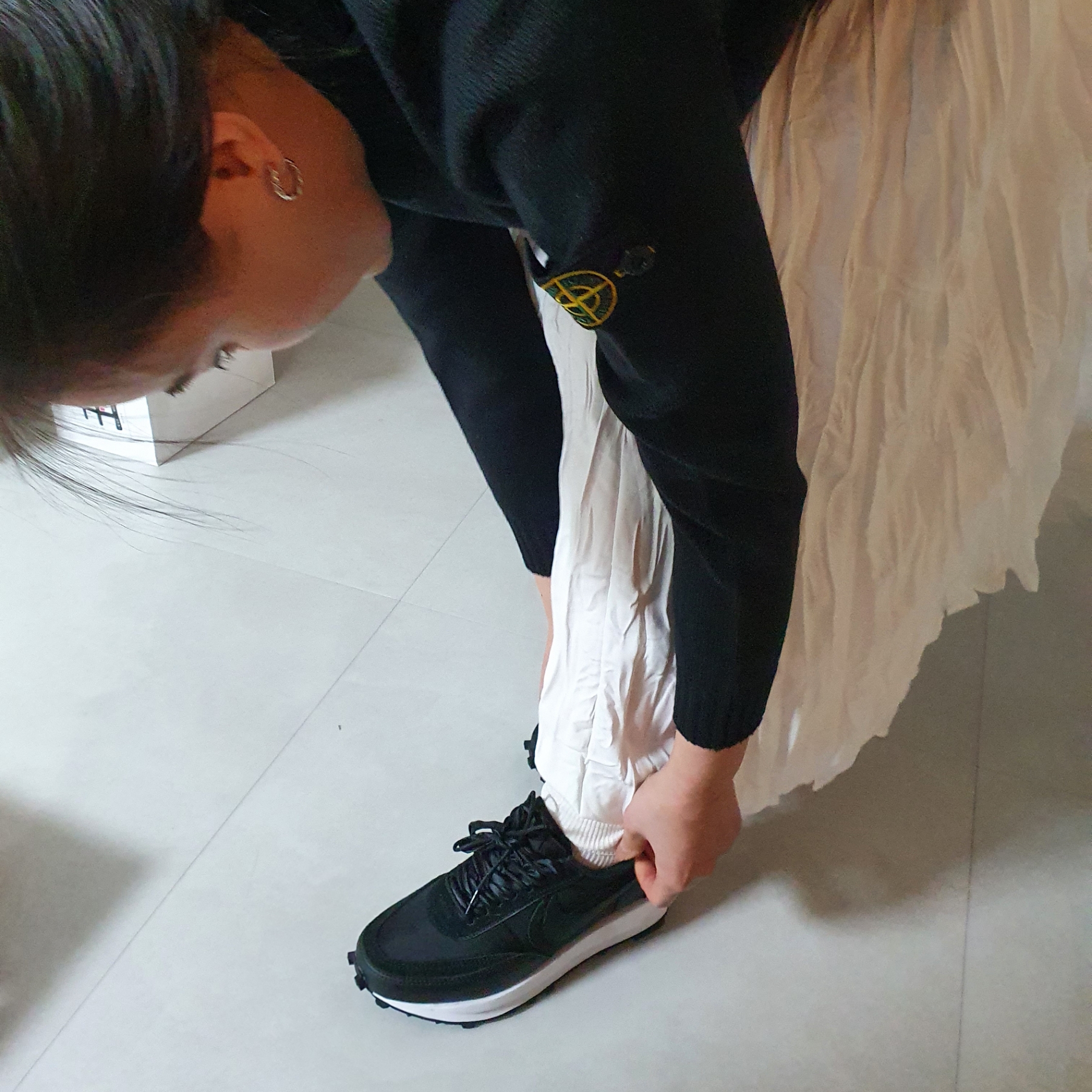 Nike x Sacai LDWaffle Black Nylon 착용 스타일