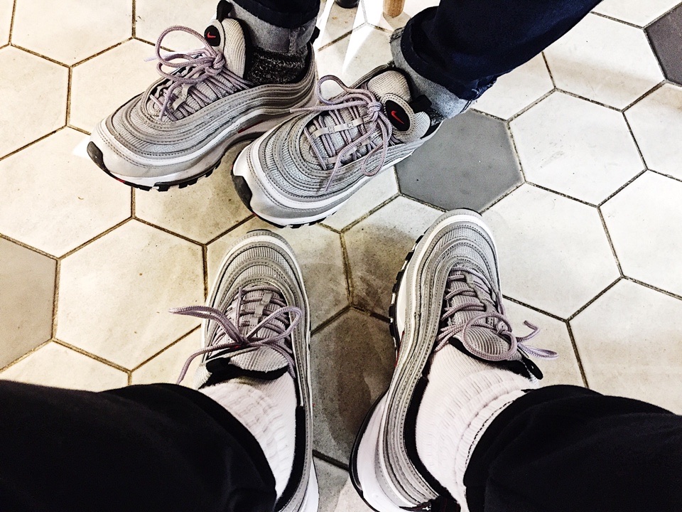 Nike Air Max 97 OG Black Volt Asia, Nike Air Max 97 OG Royal Neon 착용 스타일 - 4
